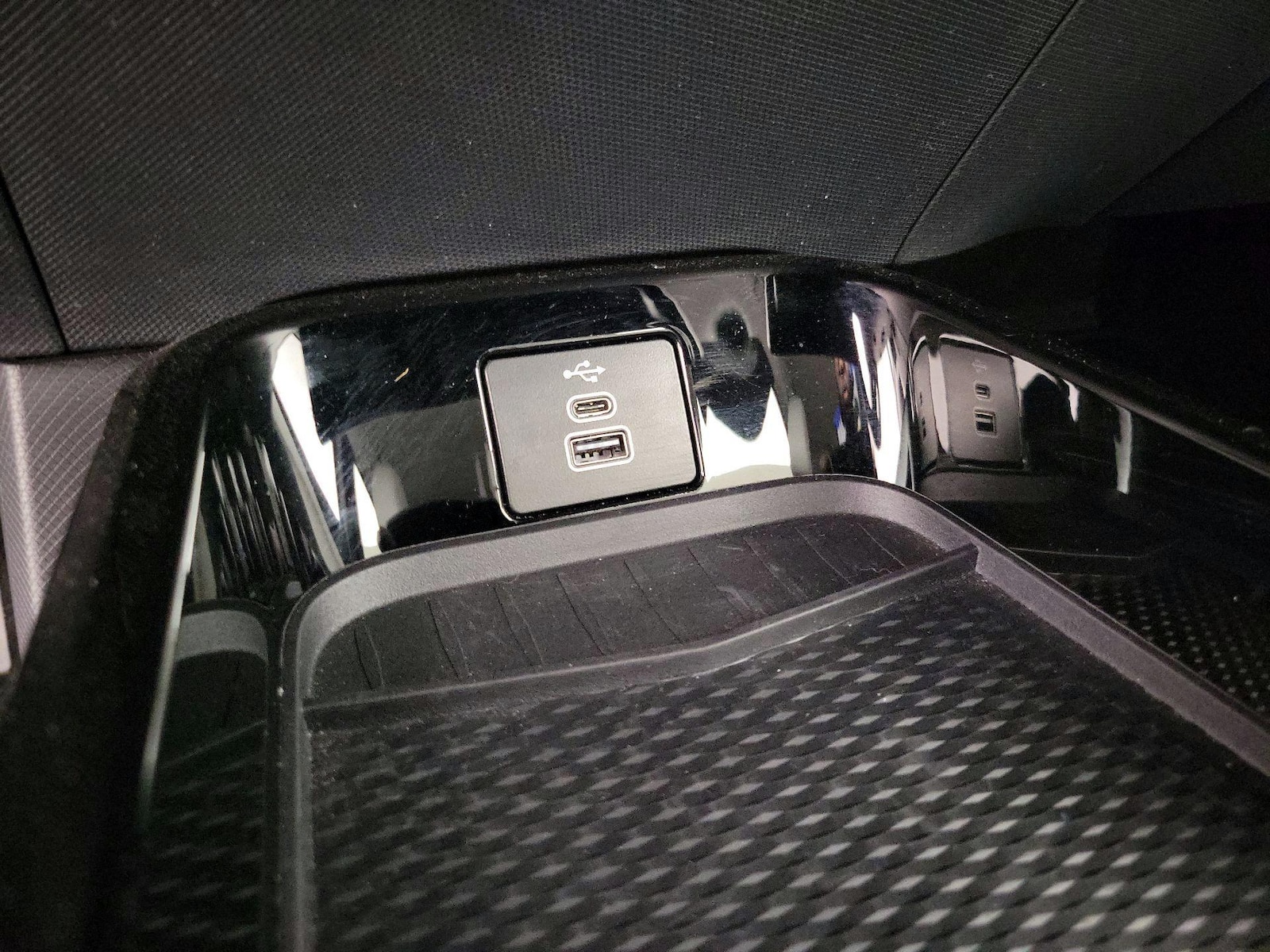 2025 Ford Mustang Mach-E Premium AWD - Photo 18