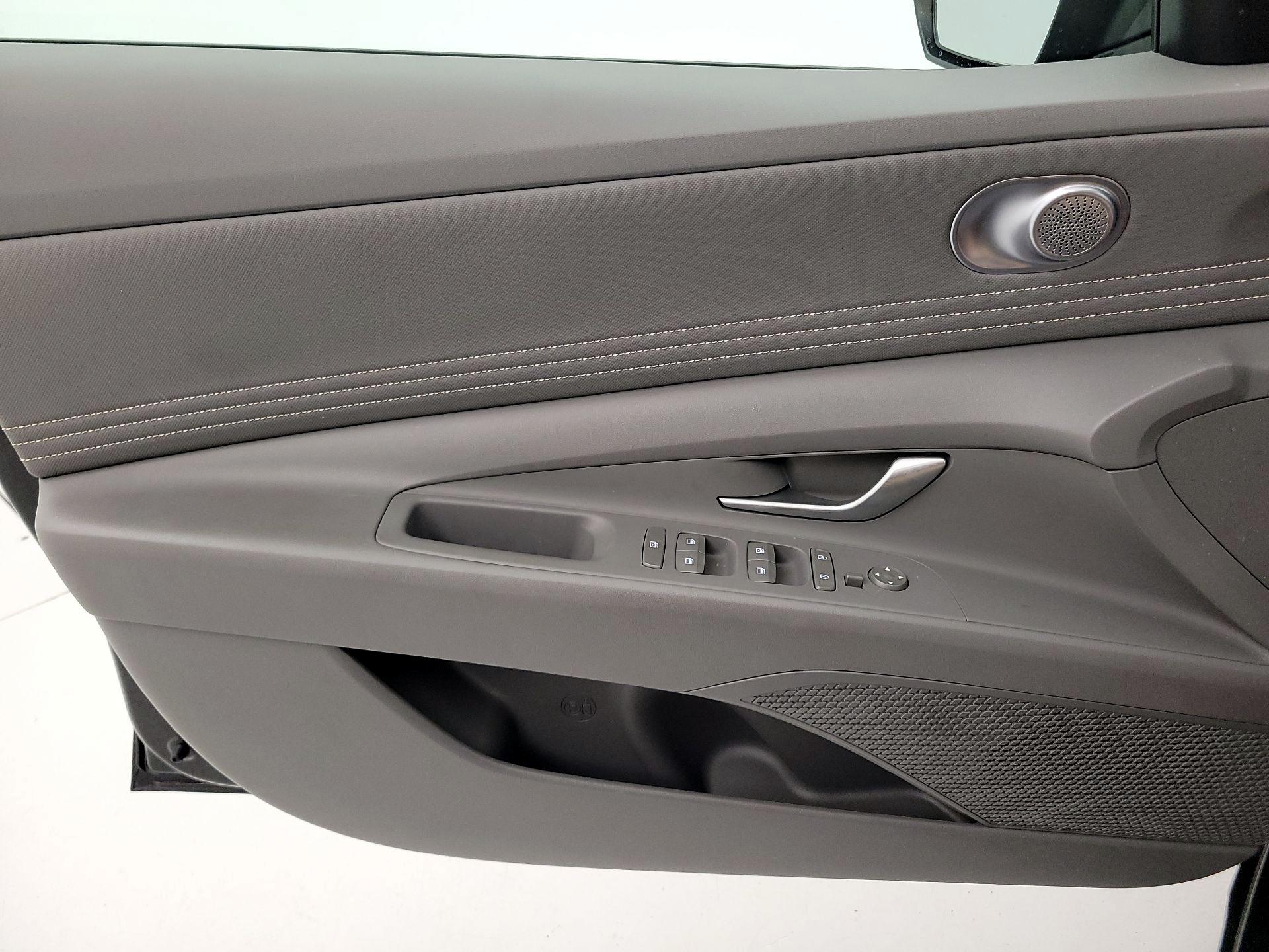 Thumbnail: 2024 Hyundai Elantra - 12