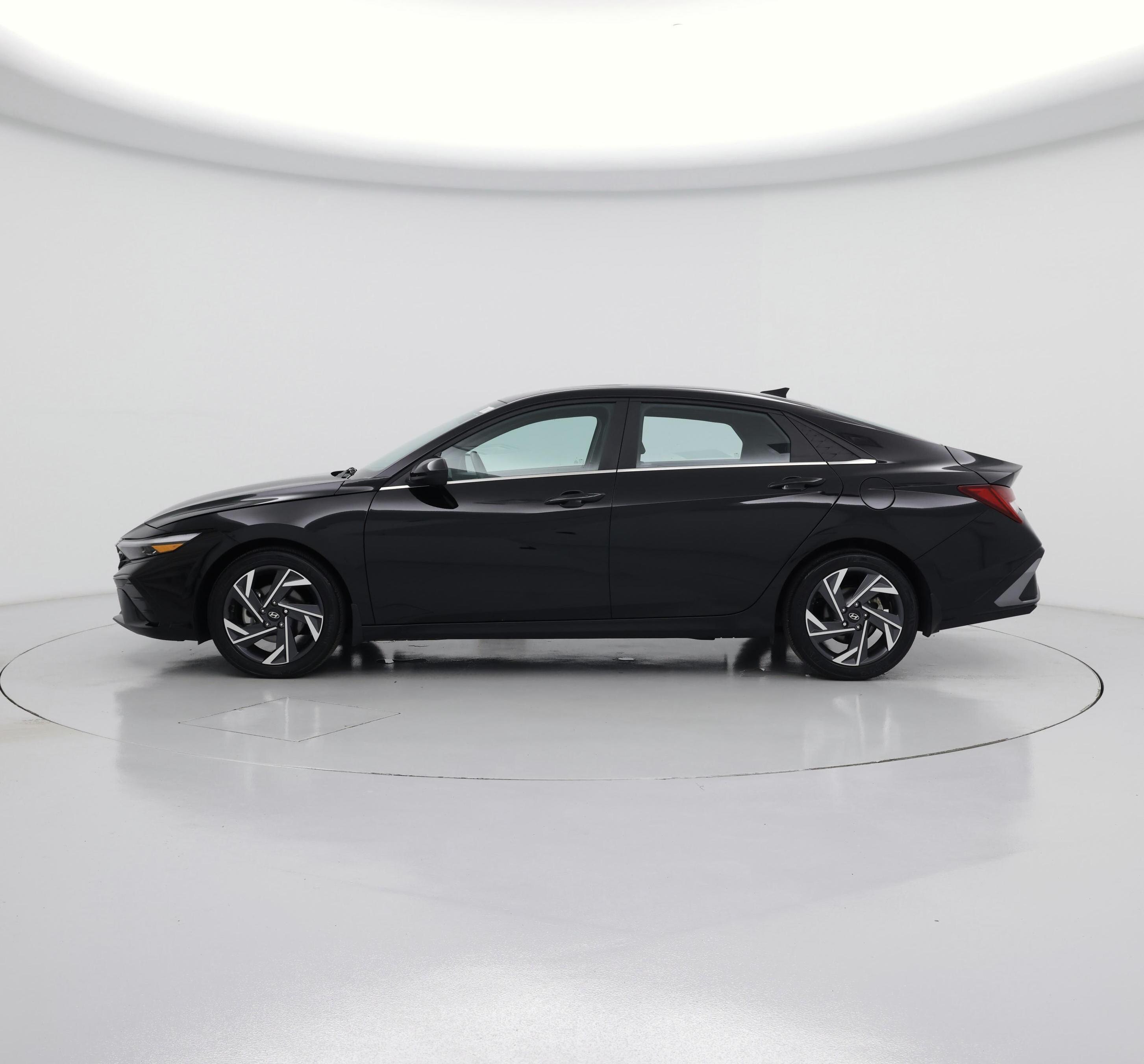 Thumbnail: 2024 Hyundai Elantra - 3