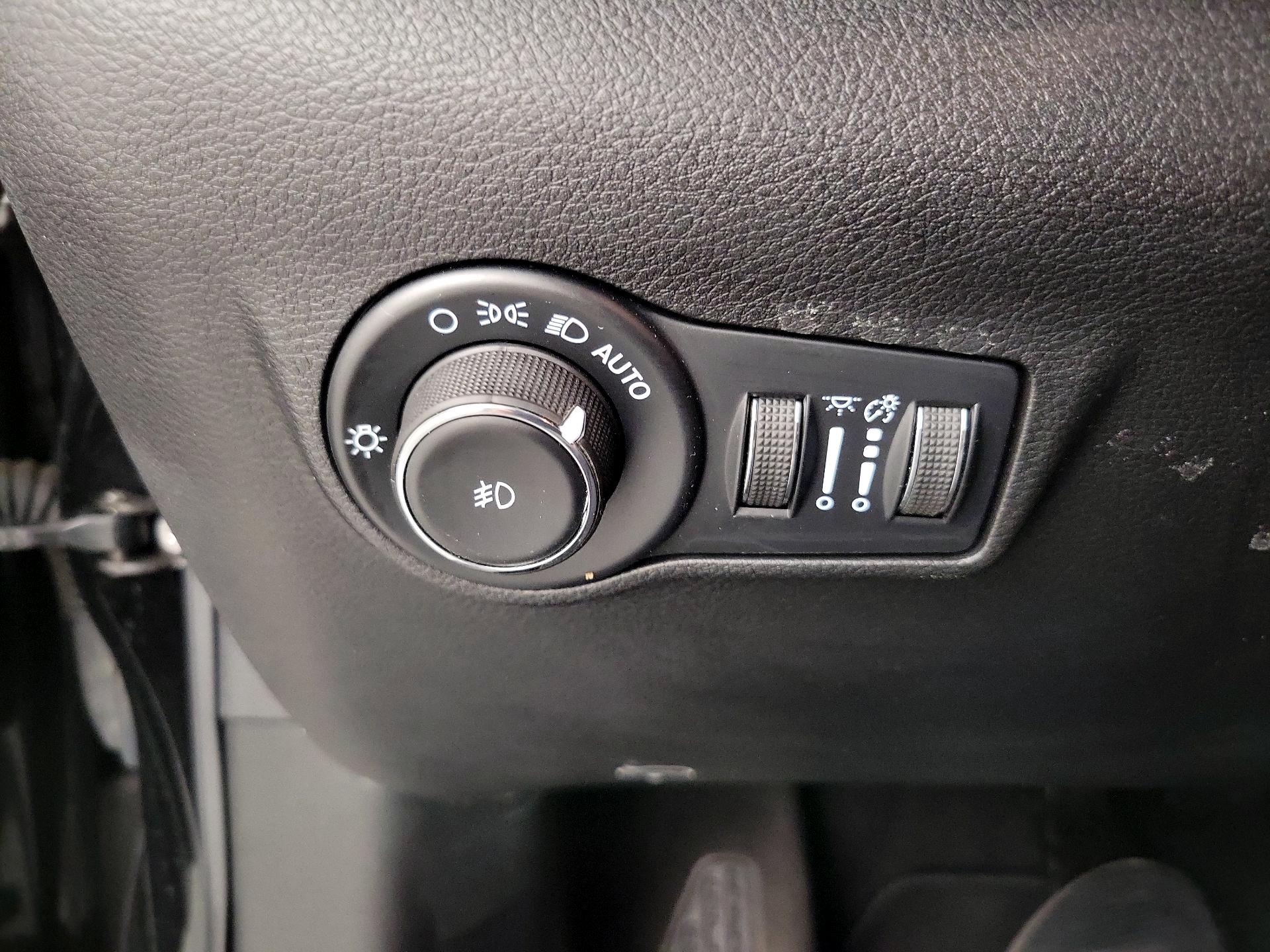 Thumbnail: 2022 Jeep Compass - 13