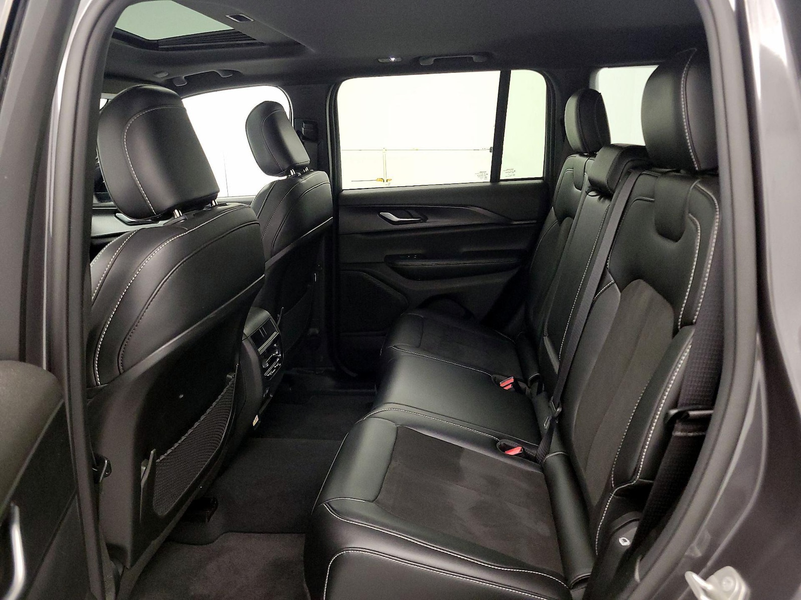 2023 Jeep Grand Cherokee Altitude - Photo 21