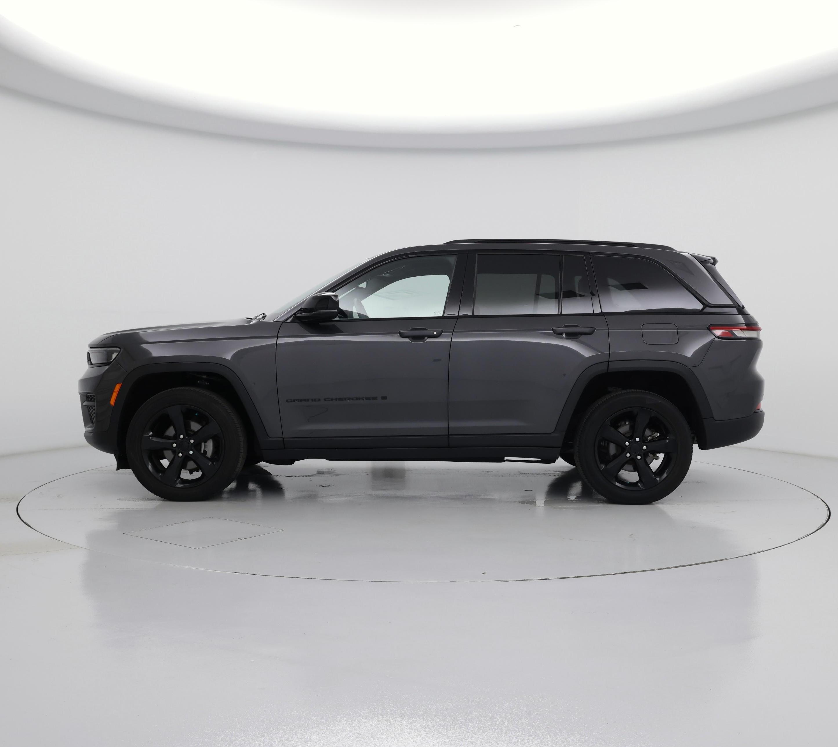 Thumbnail: 2023 Jeep Grand Cherokee - 3