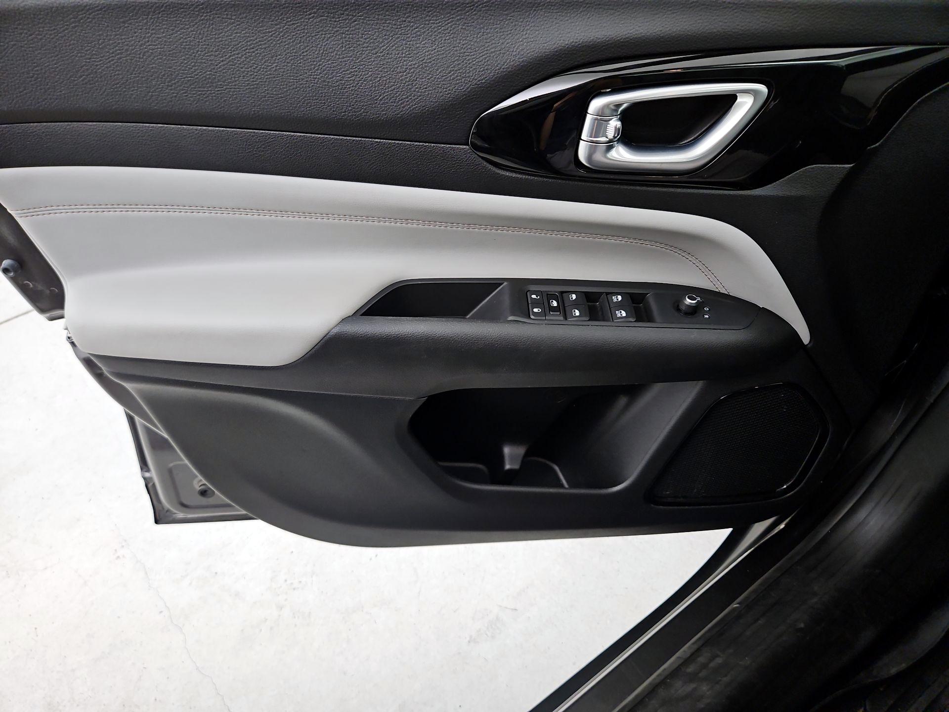 Thumbnail: 2022 Jeep Compass - 12