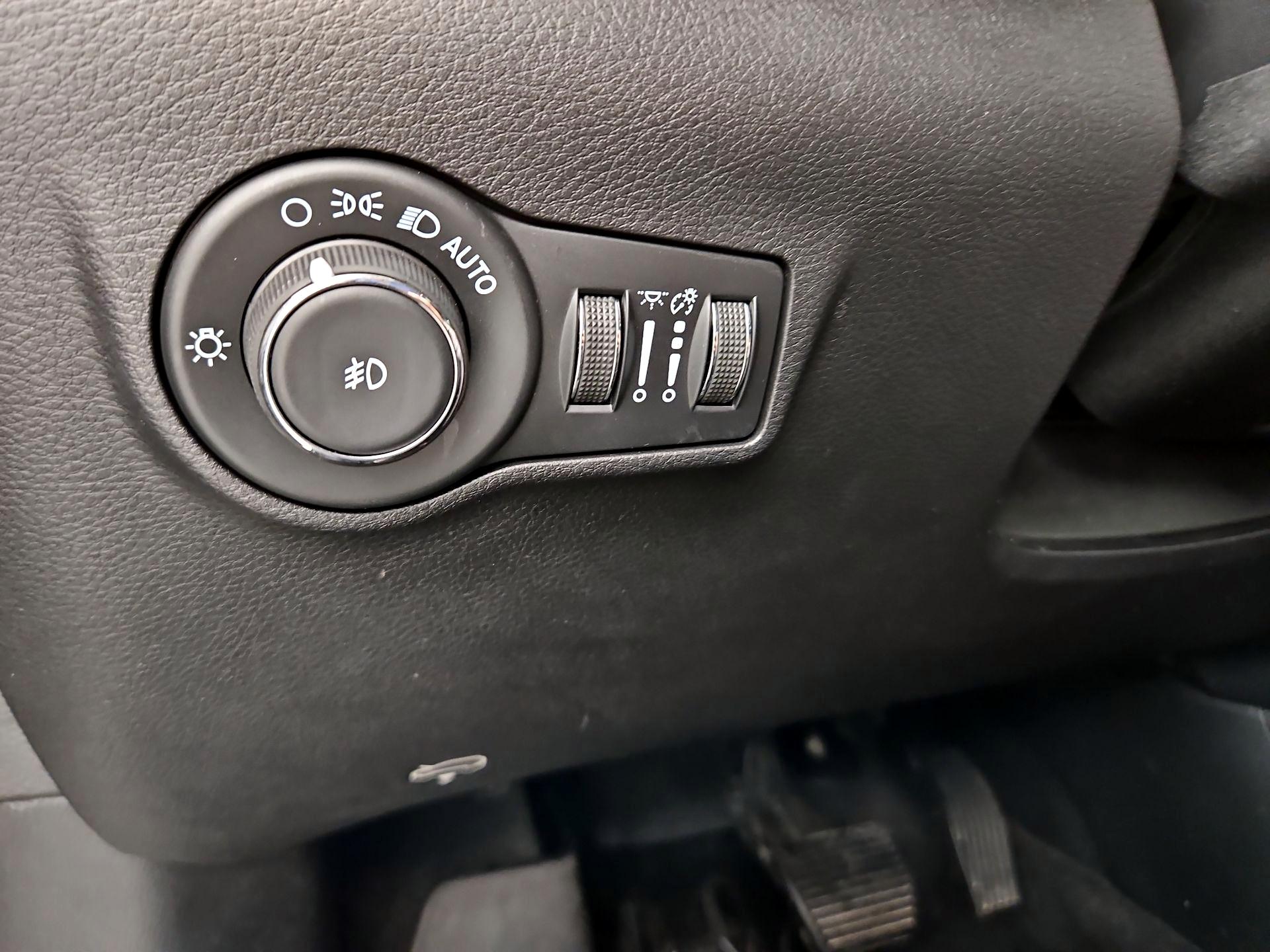 Thumbnail: 2022 Jeep Compass - 13