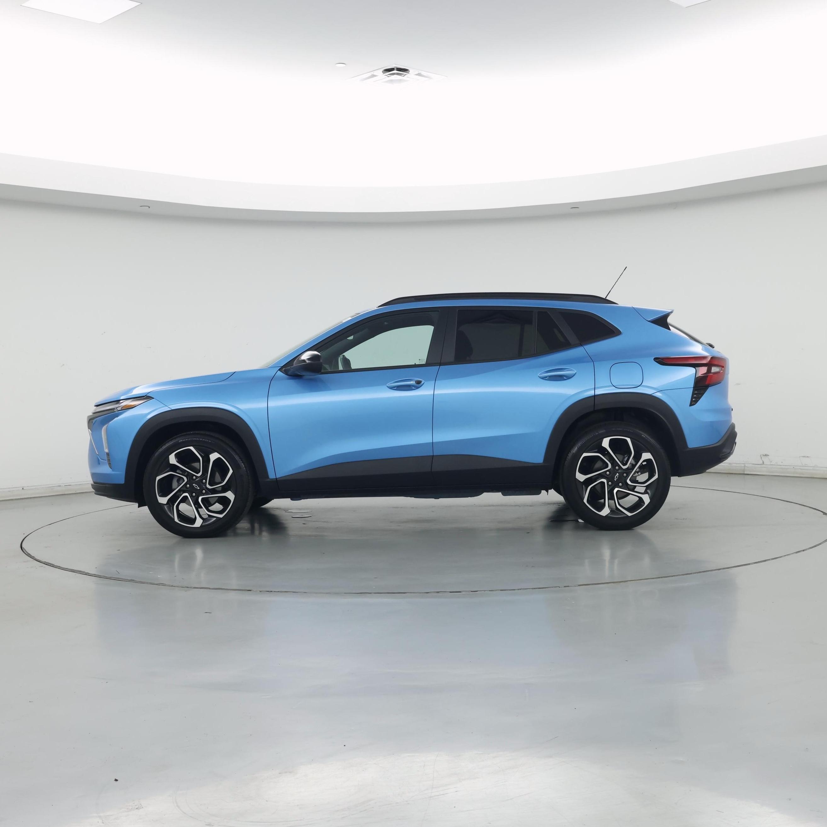 Thumbnail: 2025 Chevrolet Trax - 3
