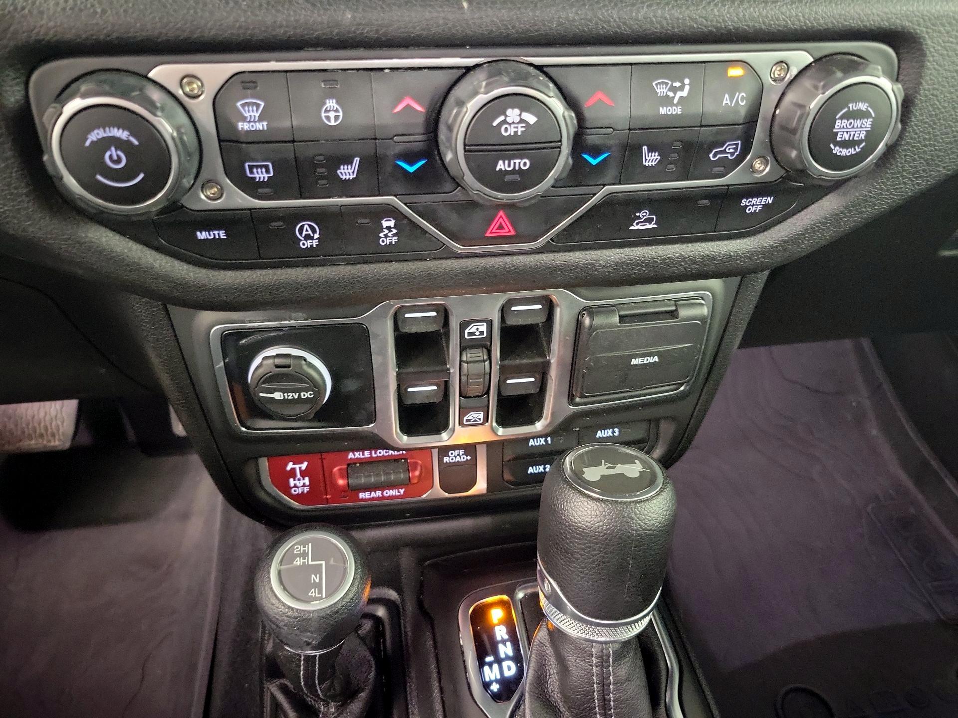 Thumbnail: 2025 Jeep Wrangler - 14