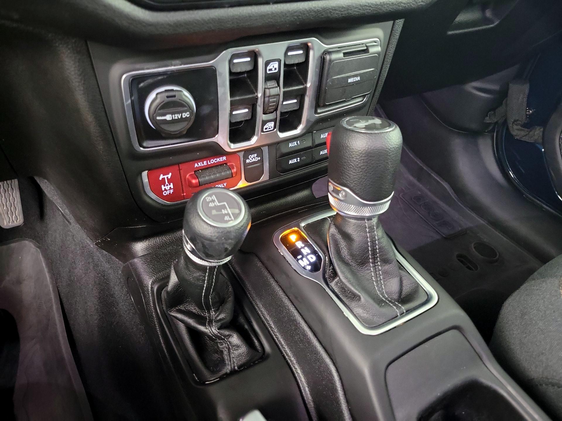 Thumbnail: 2025 Jeep Wrangler - 15