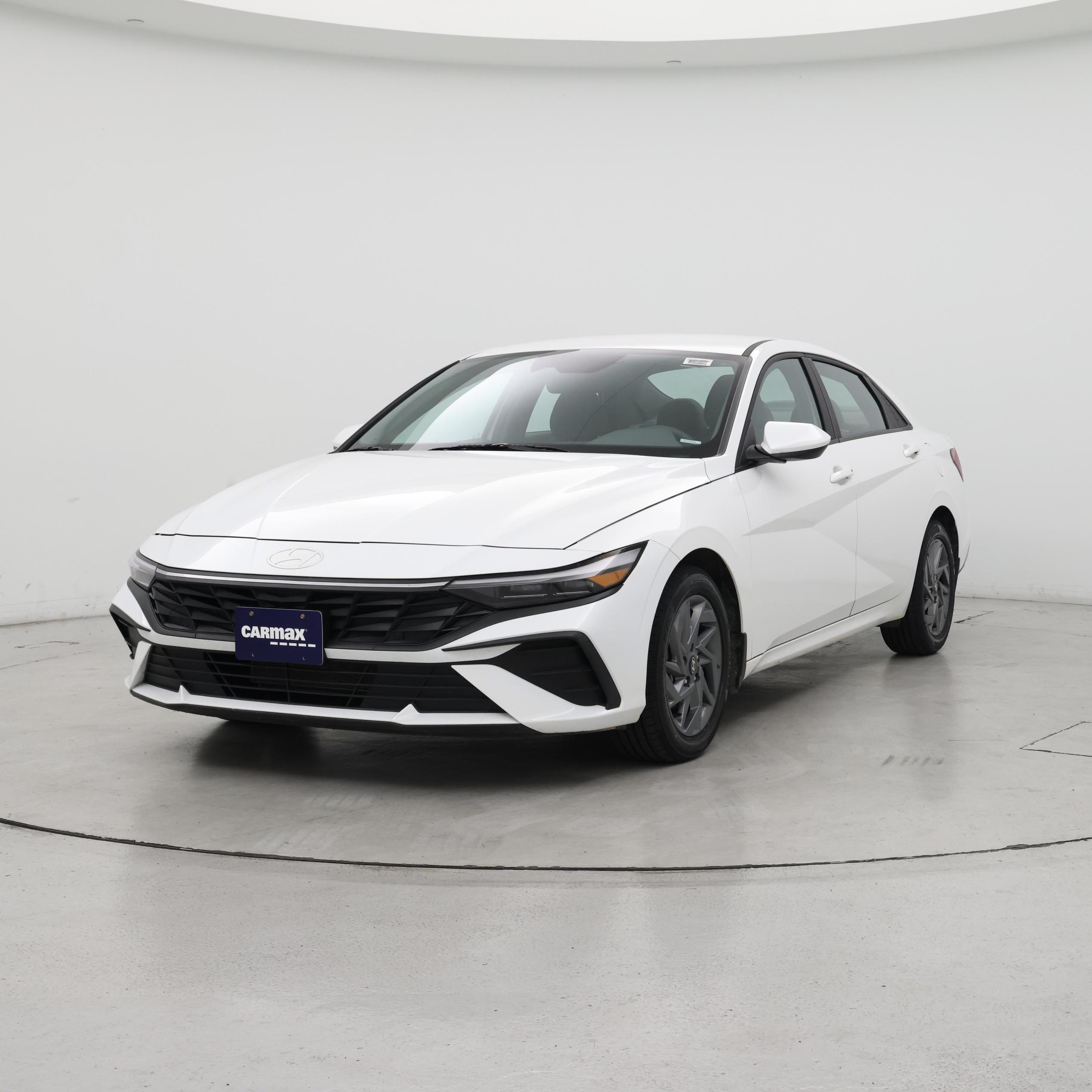 Thumbnail: 2024 Hyundai Elantra - 4