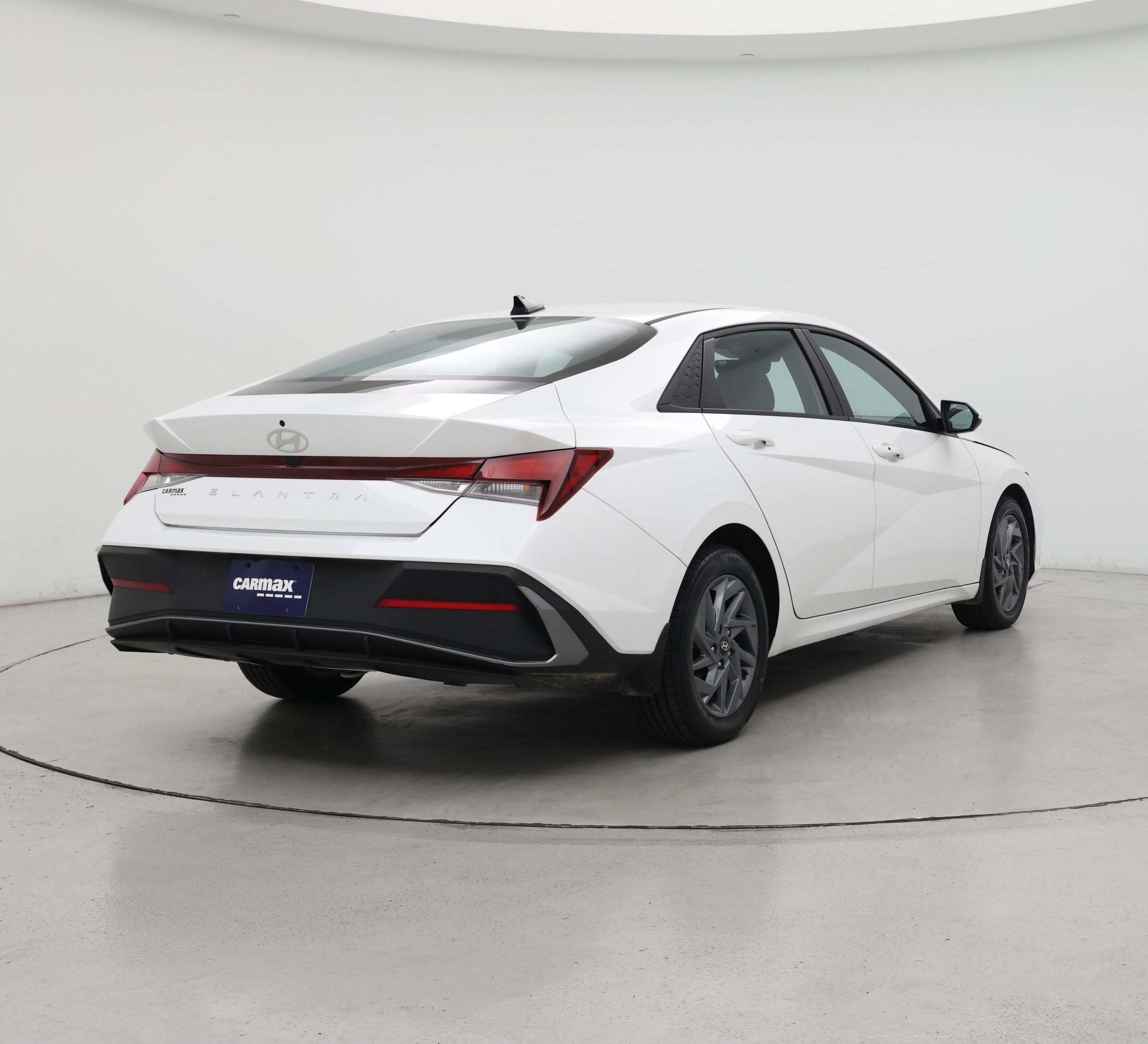 Thumbnail: 2024 Hyundai Elantra - 8