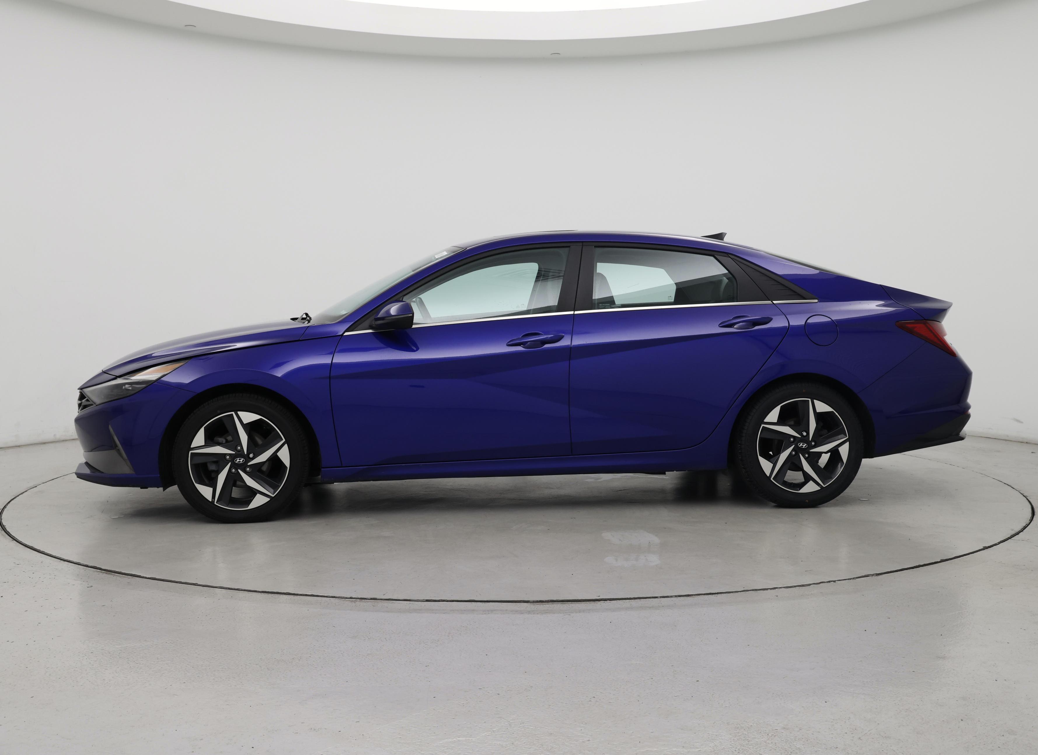 Thumbnail: 2023 Hyundai Elantra - 3