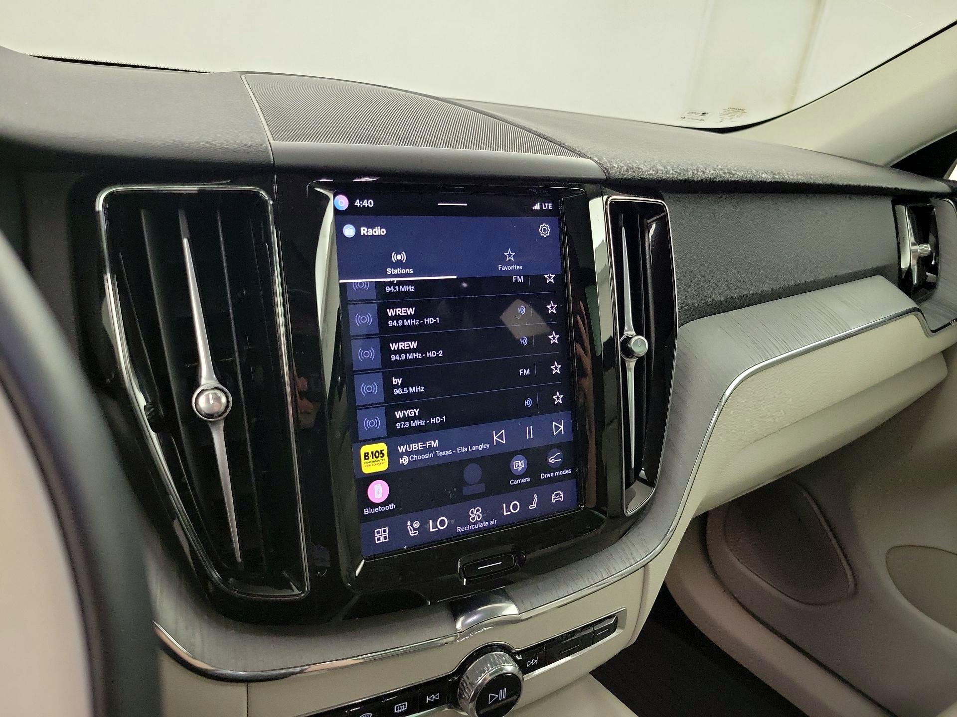 Thumbnail: 2025 Volvo XC60 - 13