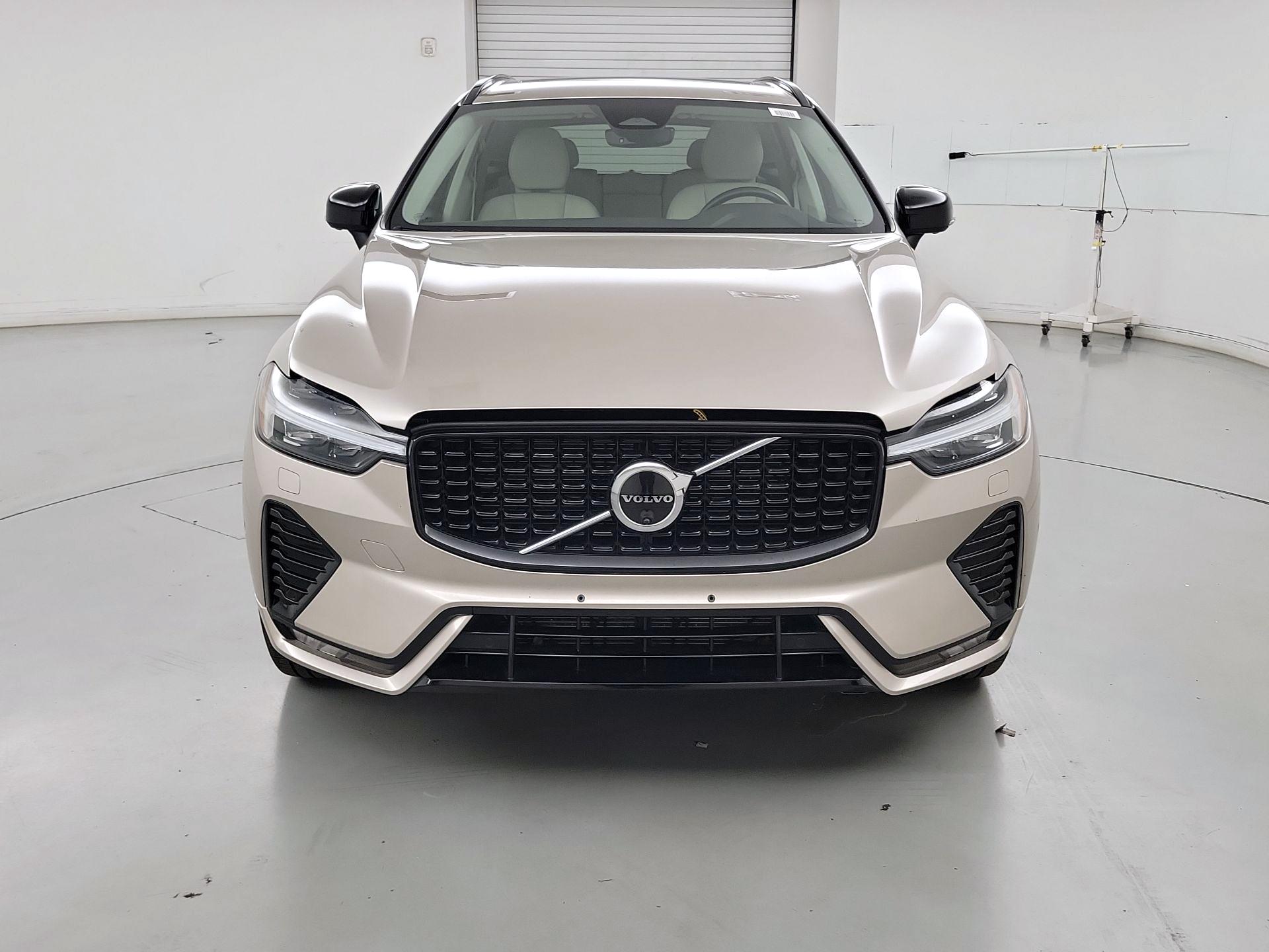 Thumbnail: 2025 Volvo XC60 - 2