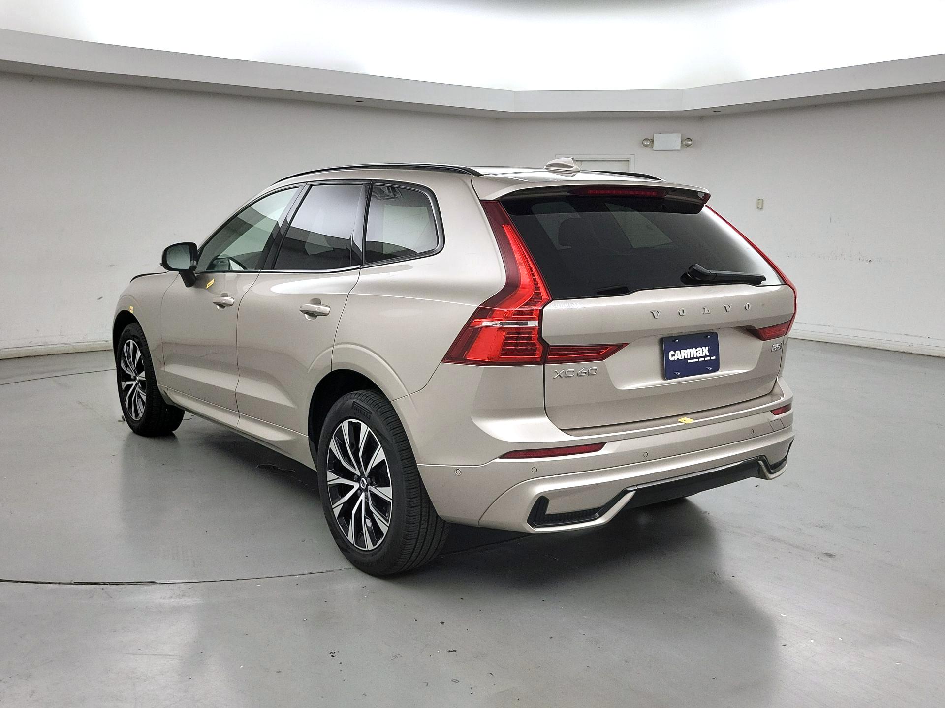 Thumbnail: 2025 Volvo XC60 - 7