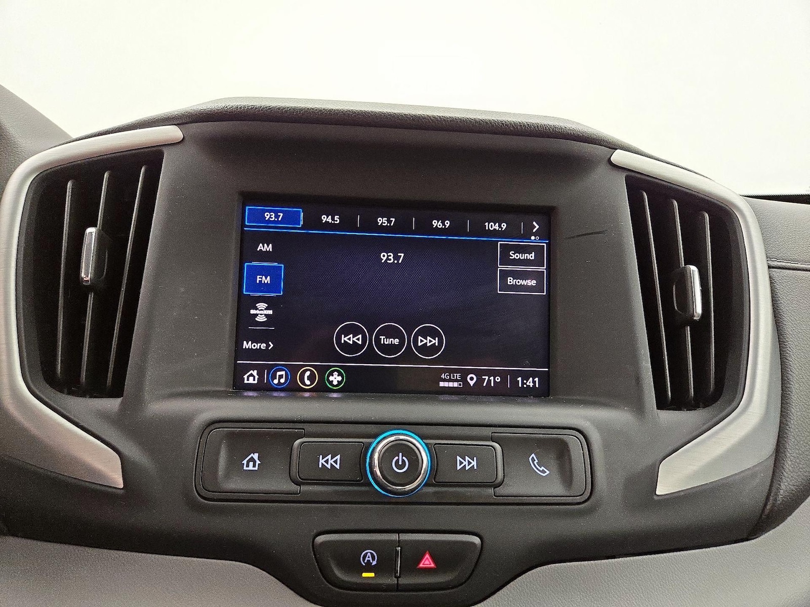 2023 GMC Terrain SLE - Photo 16