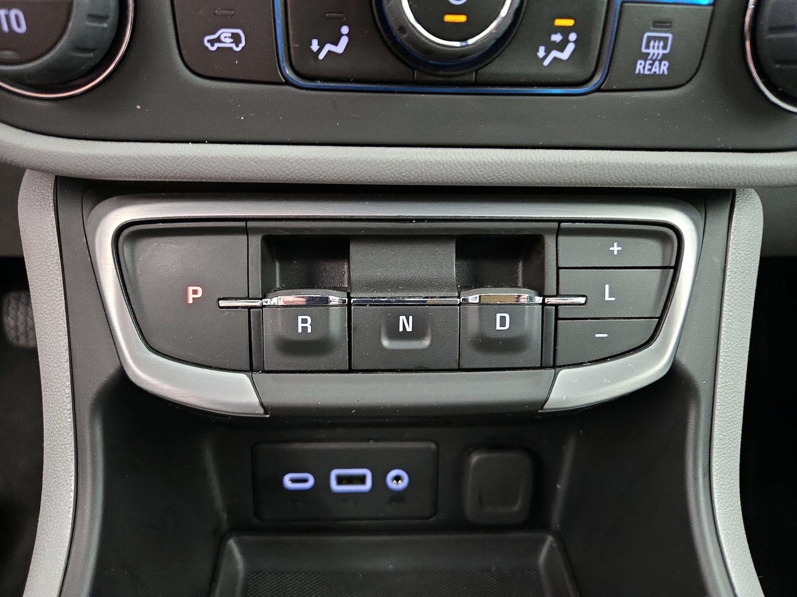 2023 GMC Terrain SLE - Photo 18