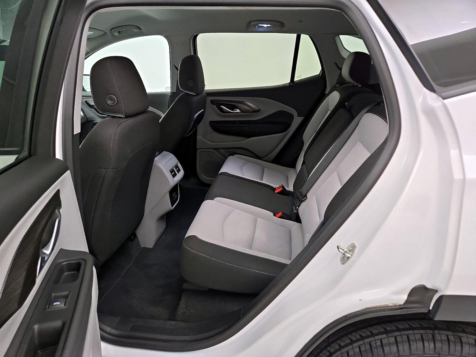 2023 GMC Terrain SLE - Photo 20