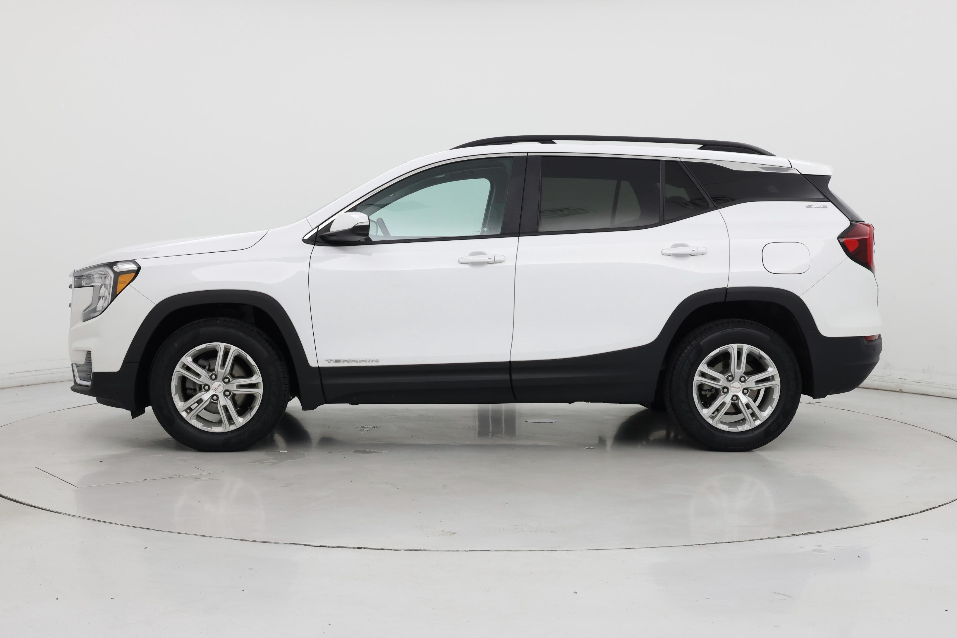 Thumbnail: 2023 GMC Terrain - 3