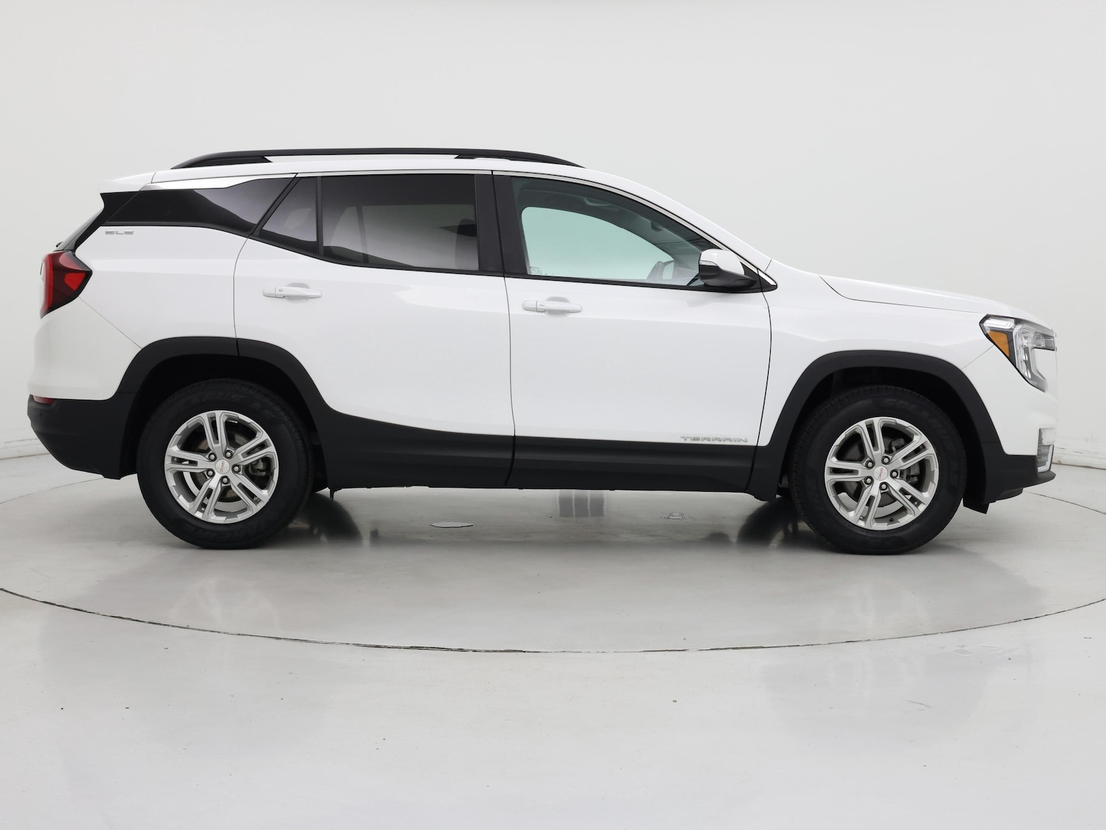 2023 GMC Terrain SLE - Photo 8