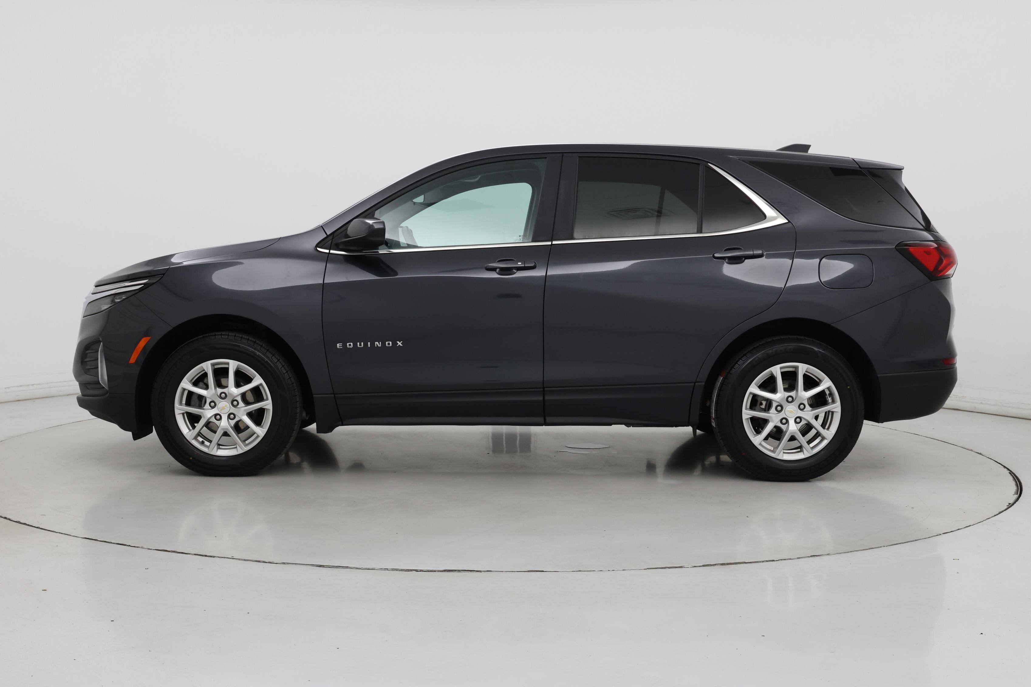 Thumbnail: 2022 Chevrolet Equinox - 3