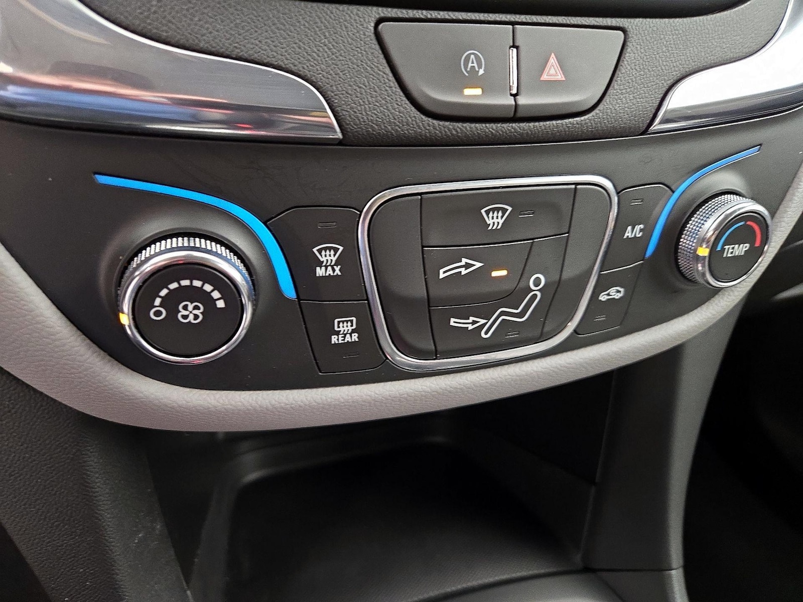 2023 Chevrolet Equinox LT - Photo 17