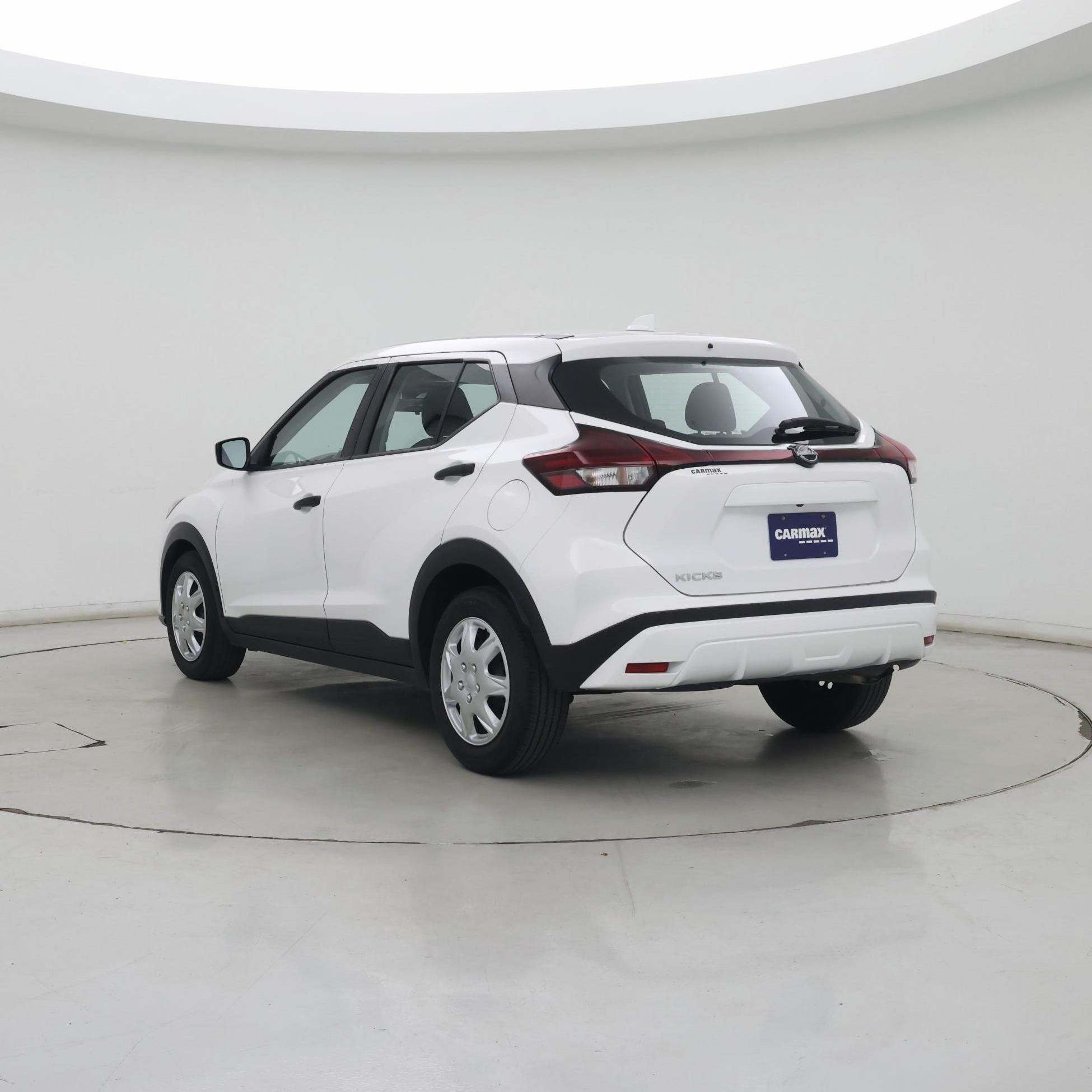 Thumbnail: 2023 Nissan Kicks - 2