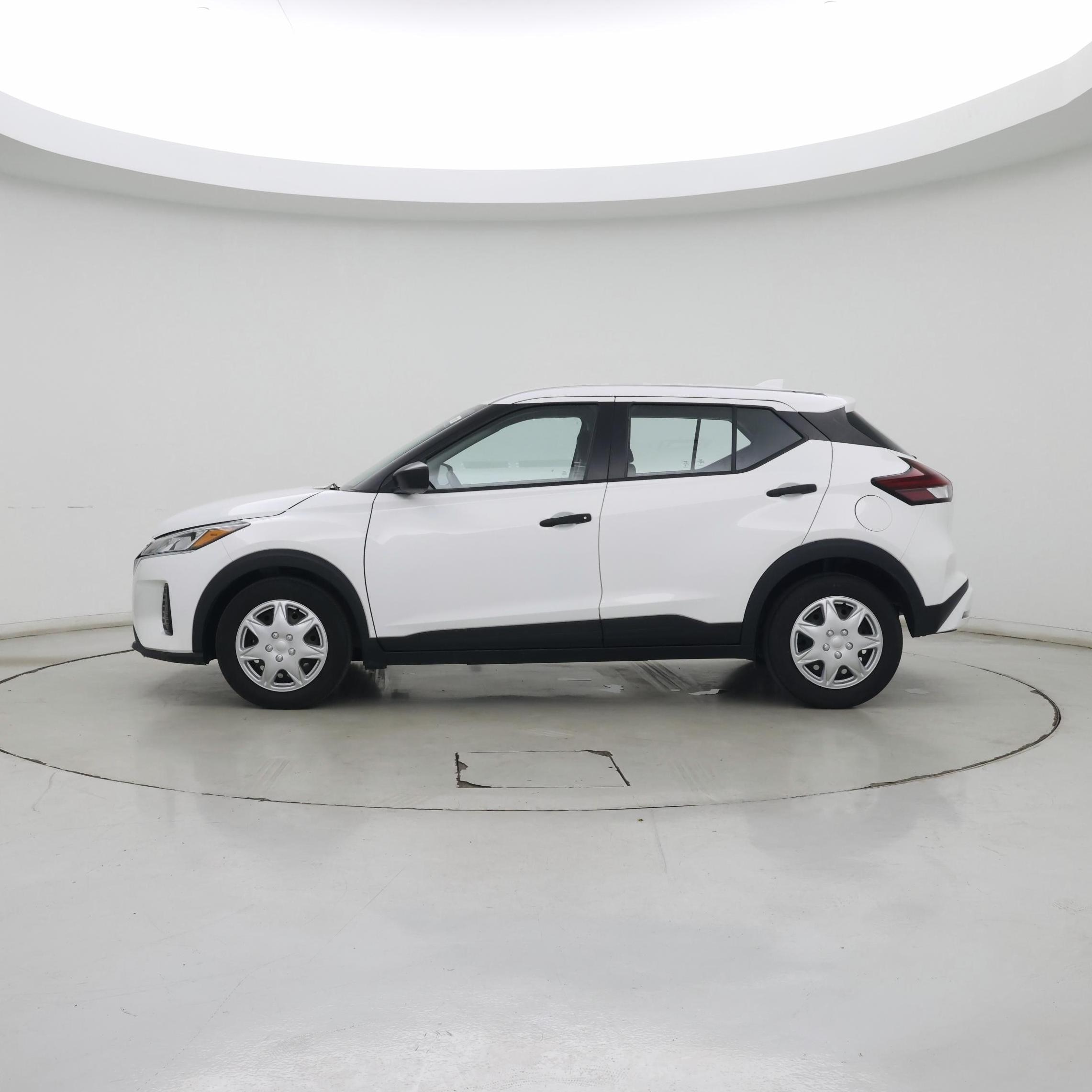 Thumbnail: 2023 Nissan Kicks - 3