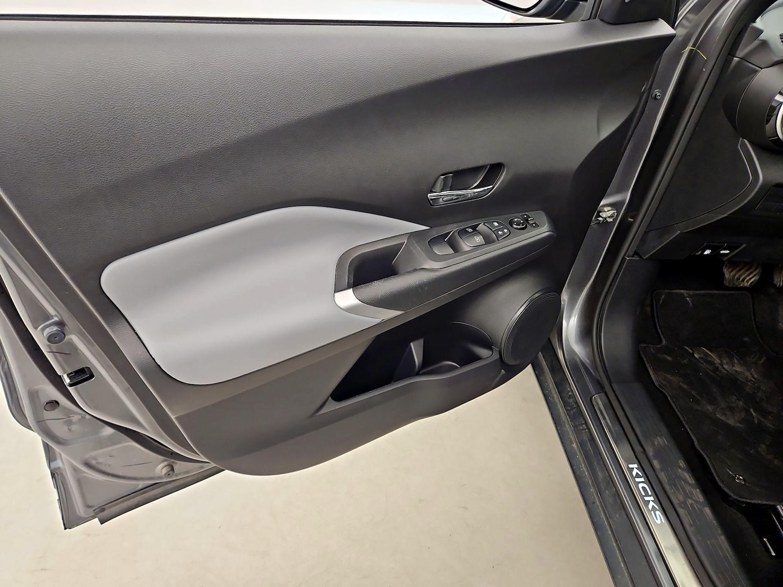 2023 Nissan Kicks SR - Photo 13