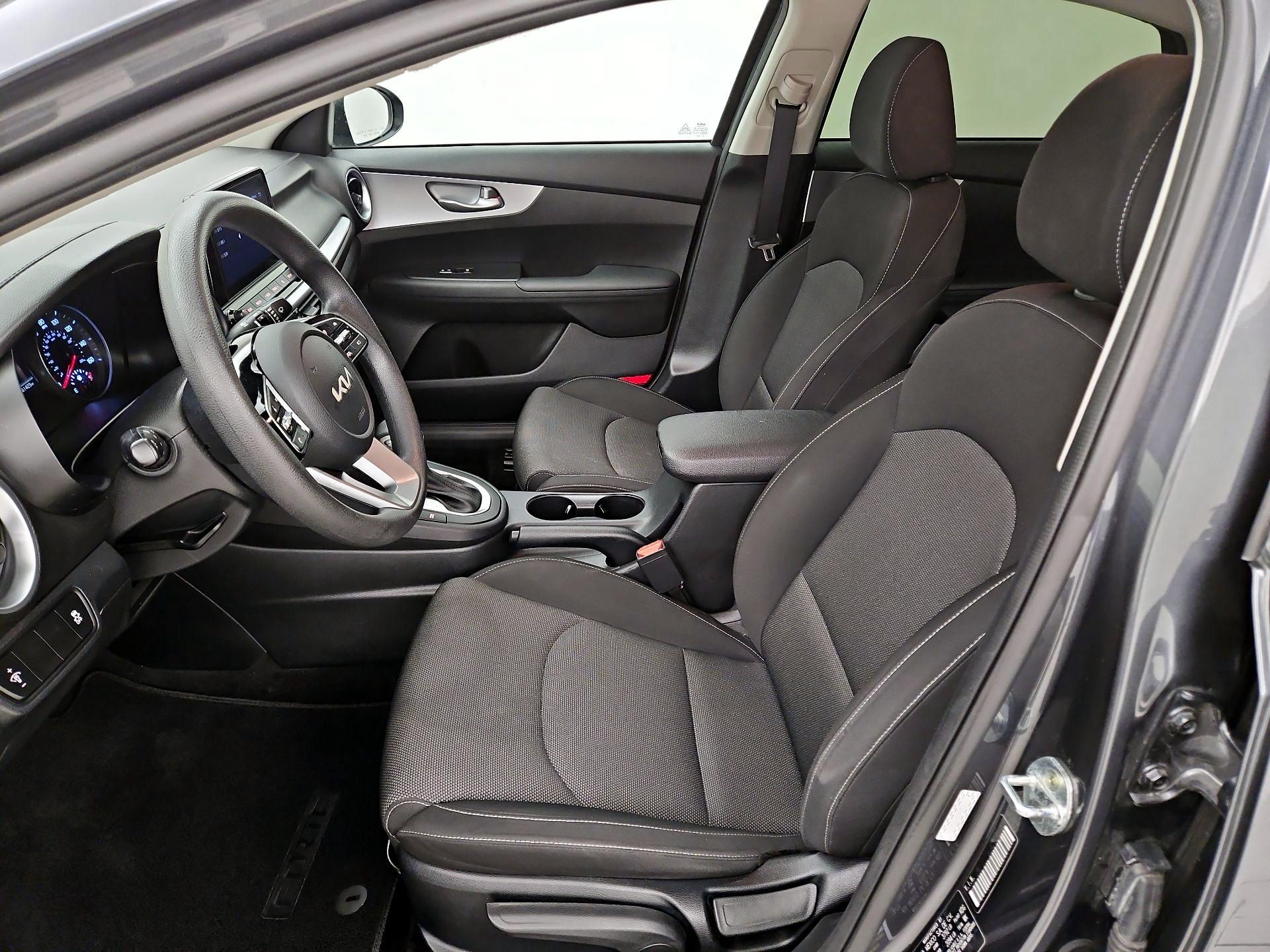Thumbnail: 2022 Kia Forte - 11