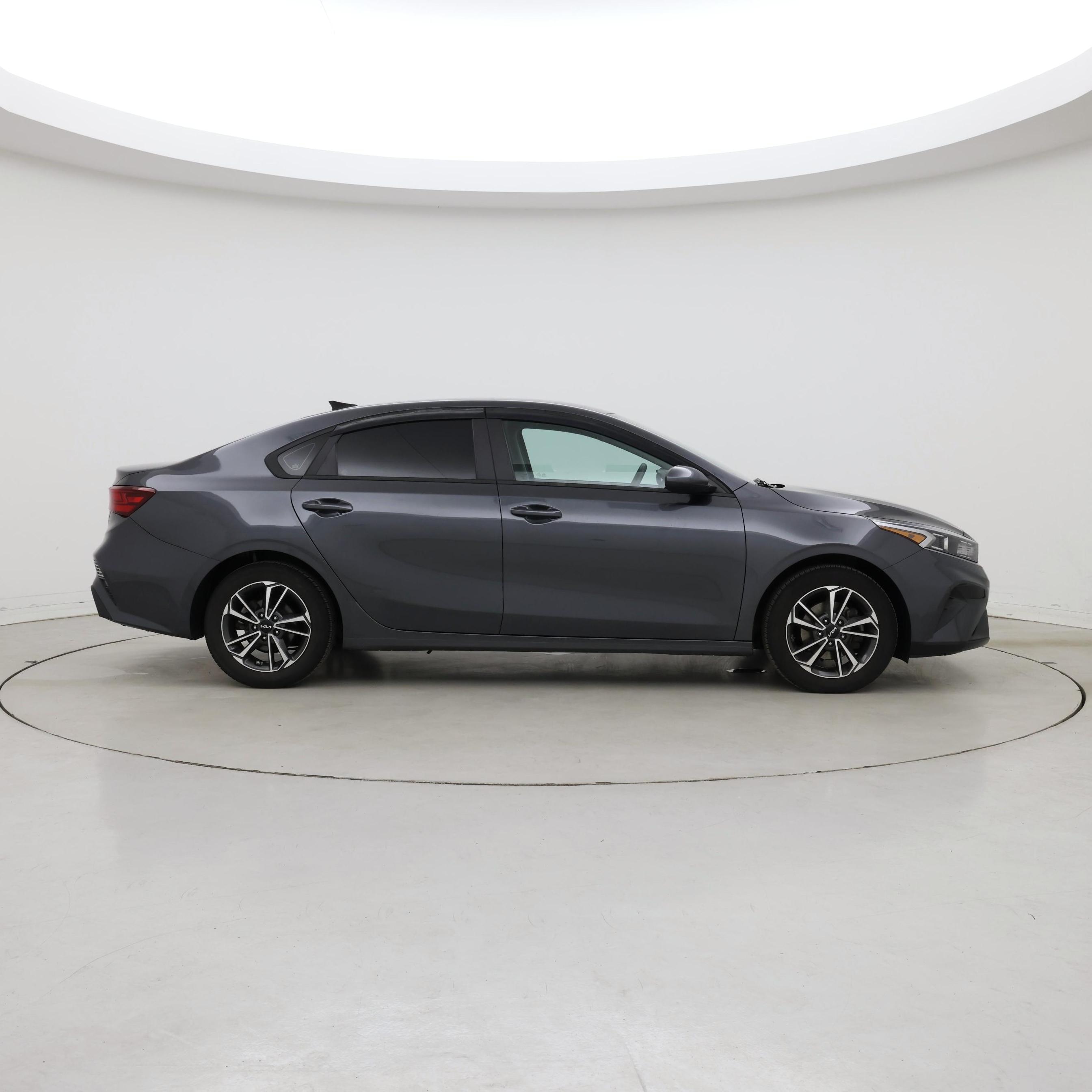 Thumbnail: 2022 Kia Forte - 7