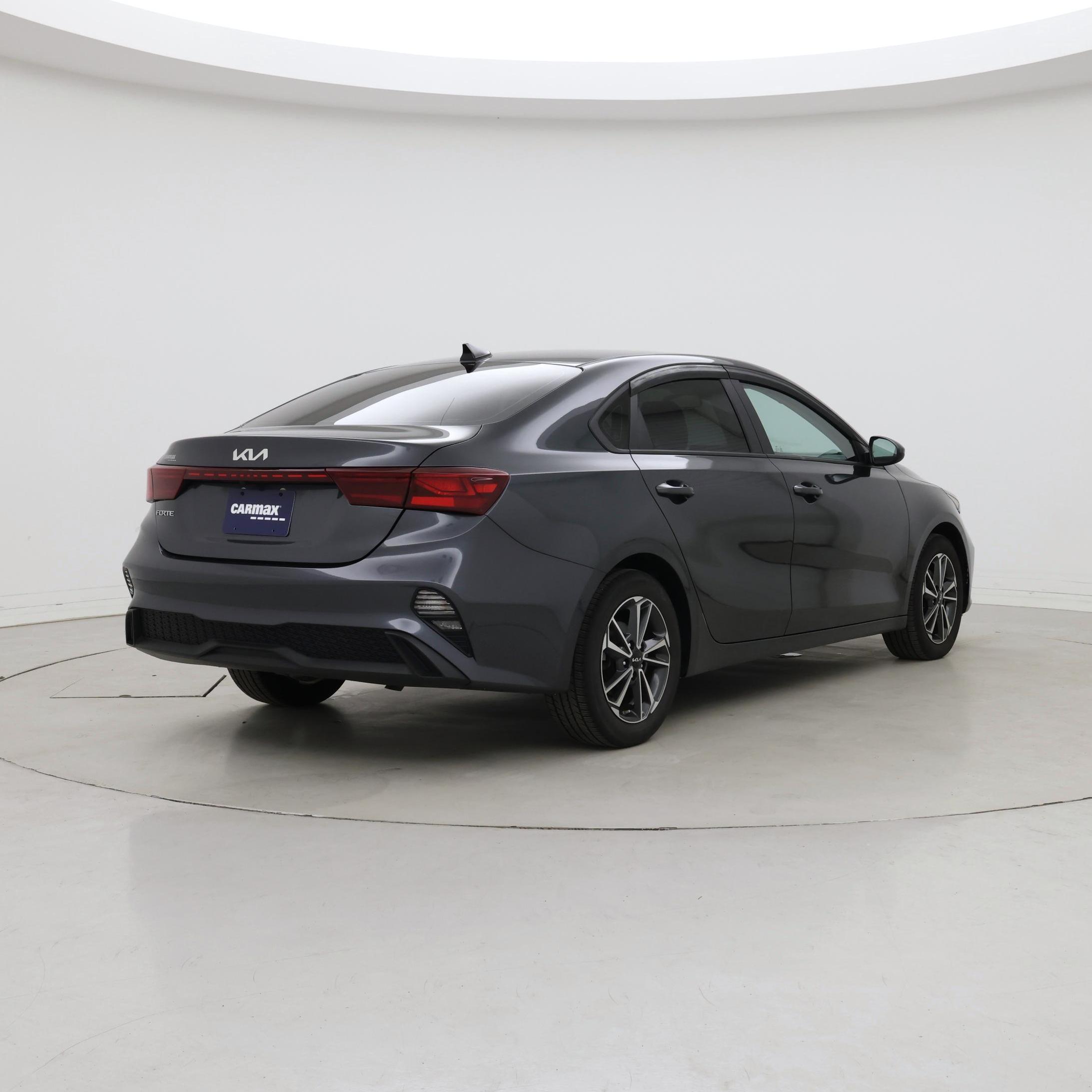 Thumbnail: 2022 Kia Forte - 8