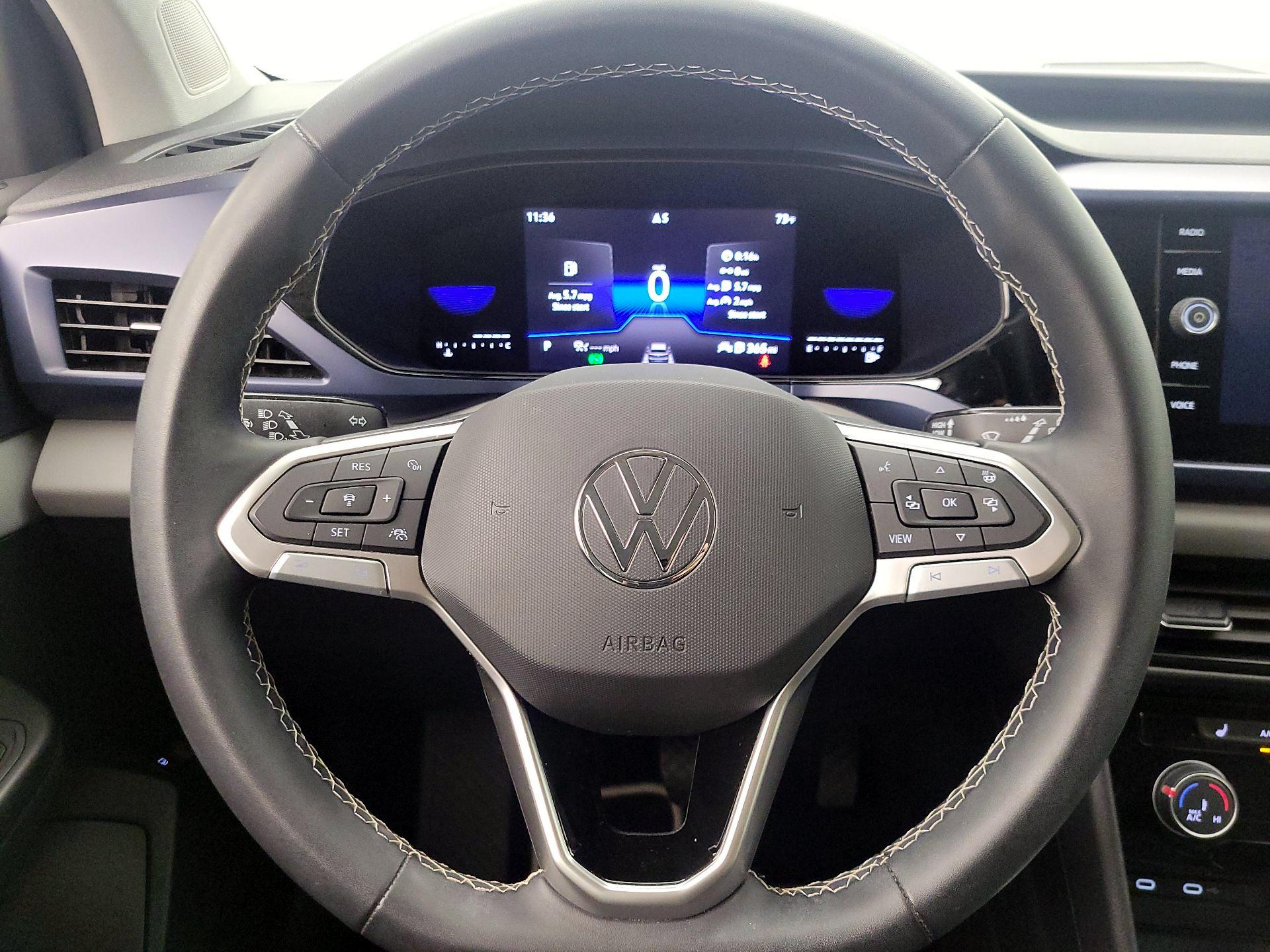 Thumbnail: 2023 Volkswagen Taos - 10