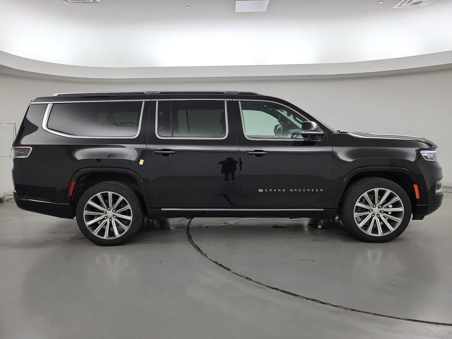 Thumbnail: 2023 Jeep Grand Wagoneer L - 4