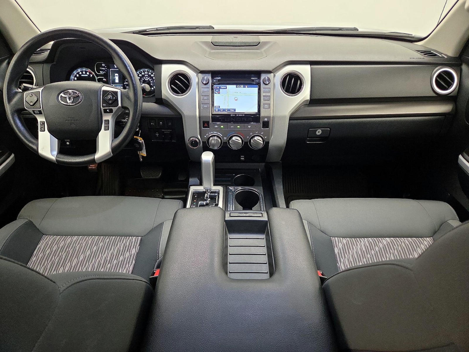 2018 Toyota Tundra SR5 - Photo 10