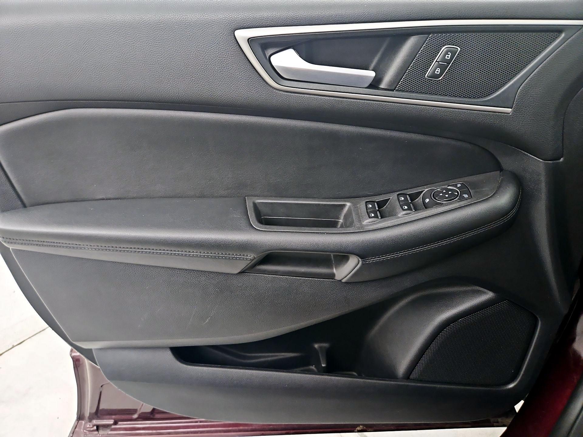 Thumbnail: 2022 Ford Edge - 12