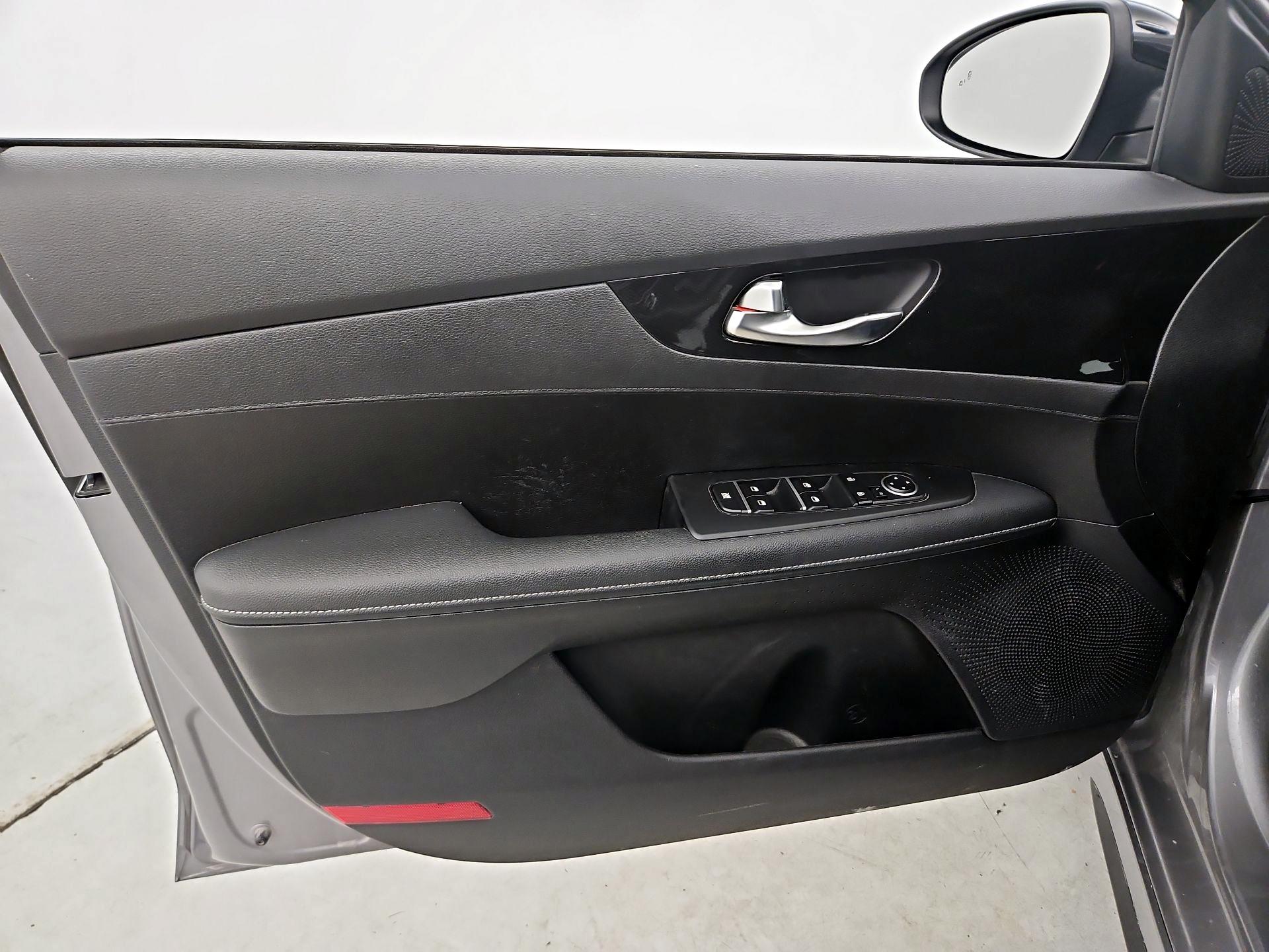 Thumbnail: 2024 Kia Forte - 12