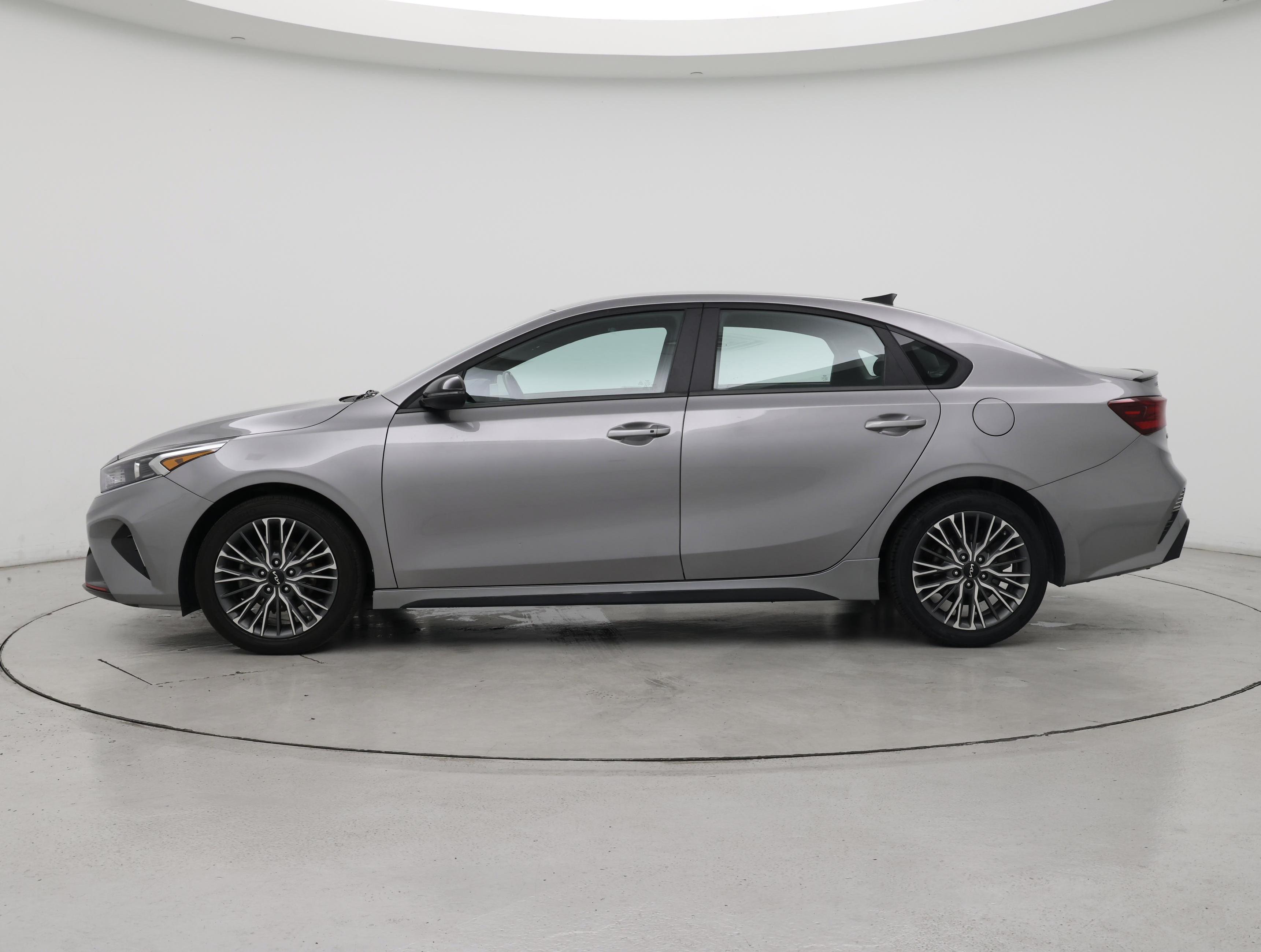 Thumbnail: 2024 Kia Forte - 3
