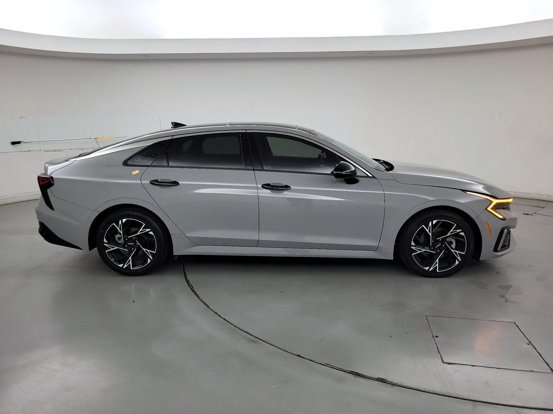 Thumbnail: 2025 Kia K5 - 4