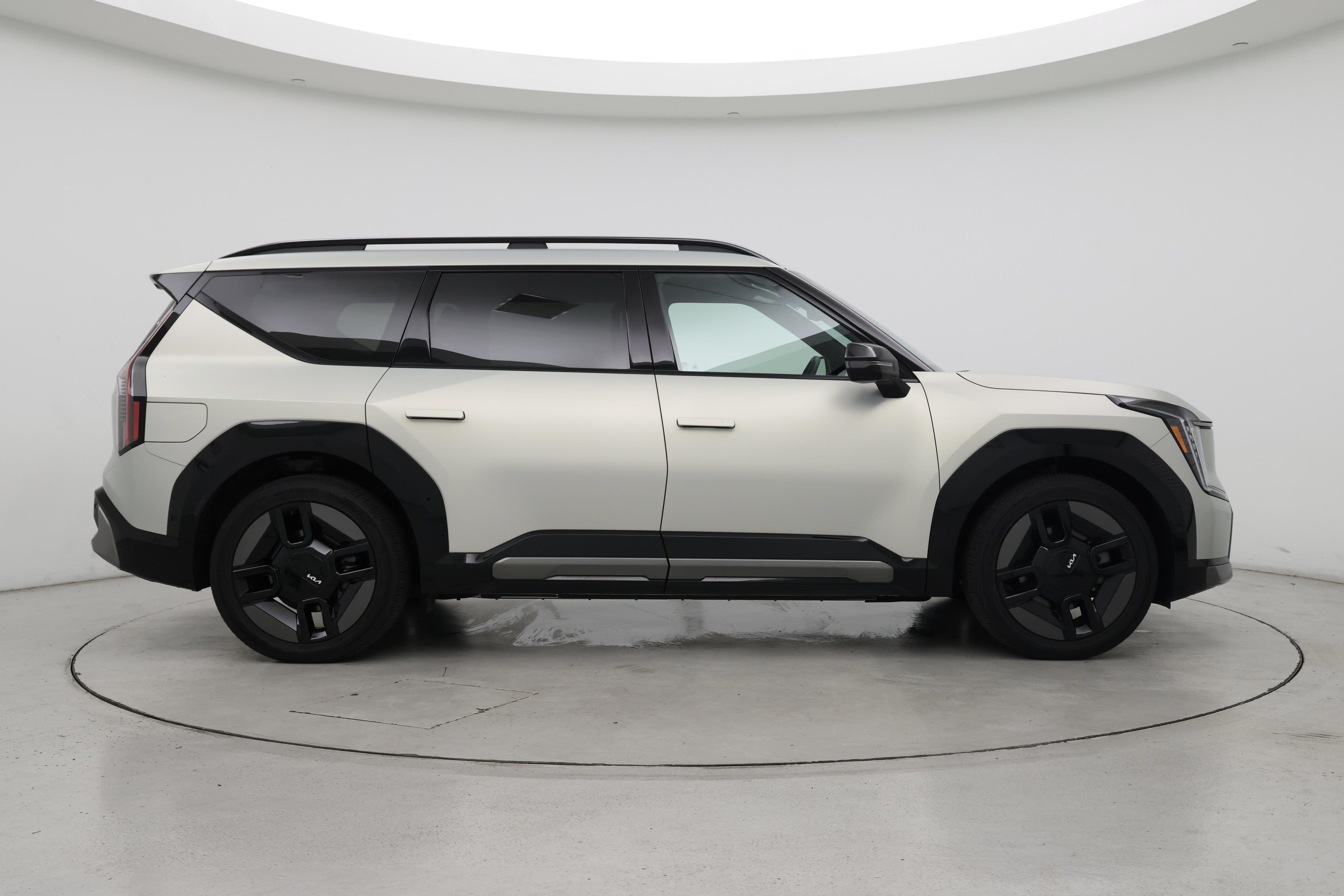 Thumbnail: 2024 Kia EV9 - 7