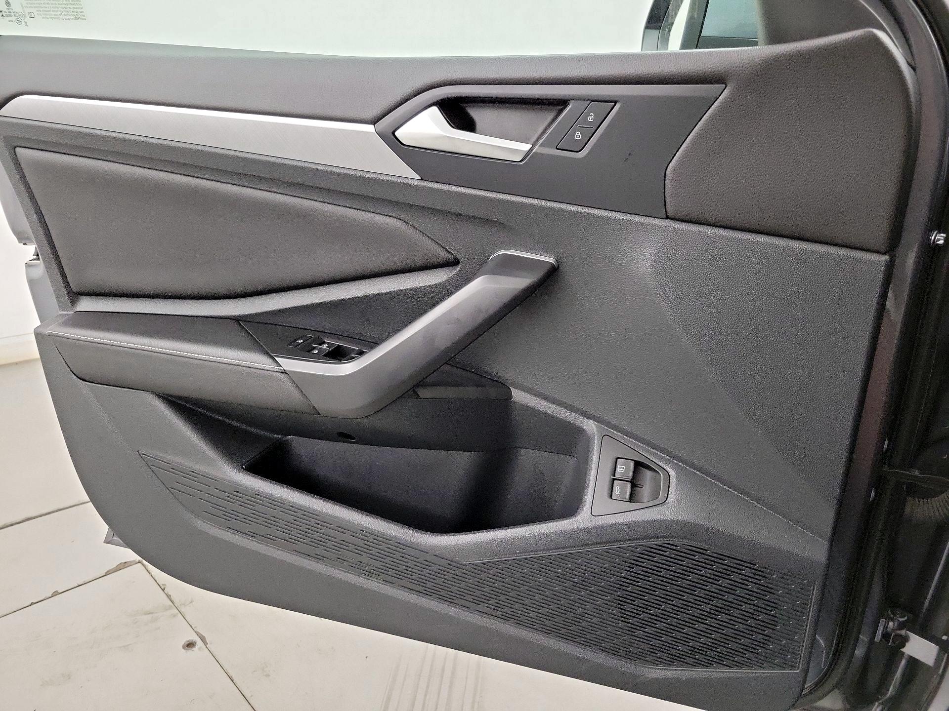 Thumbnail: 2024 Volkswagen Jetta - 10
