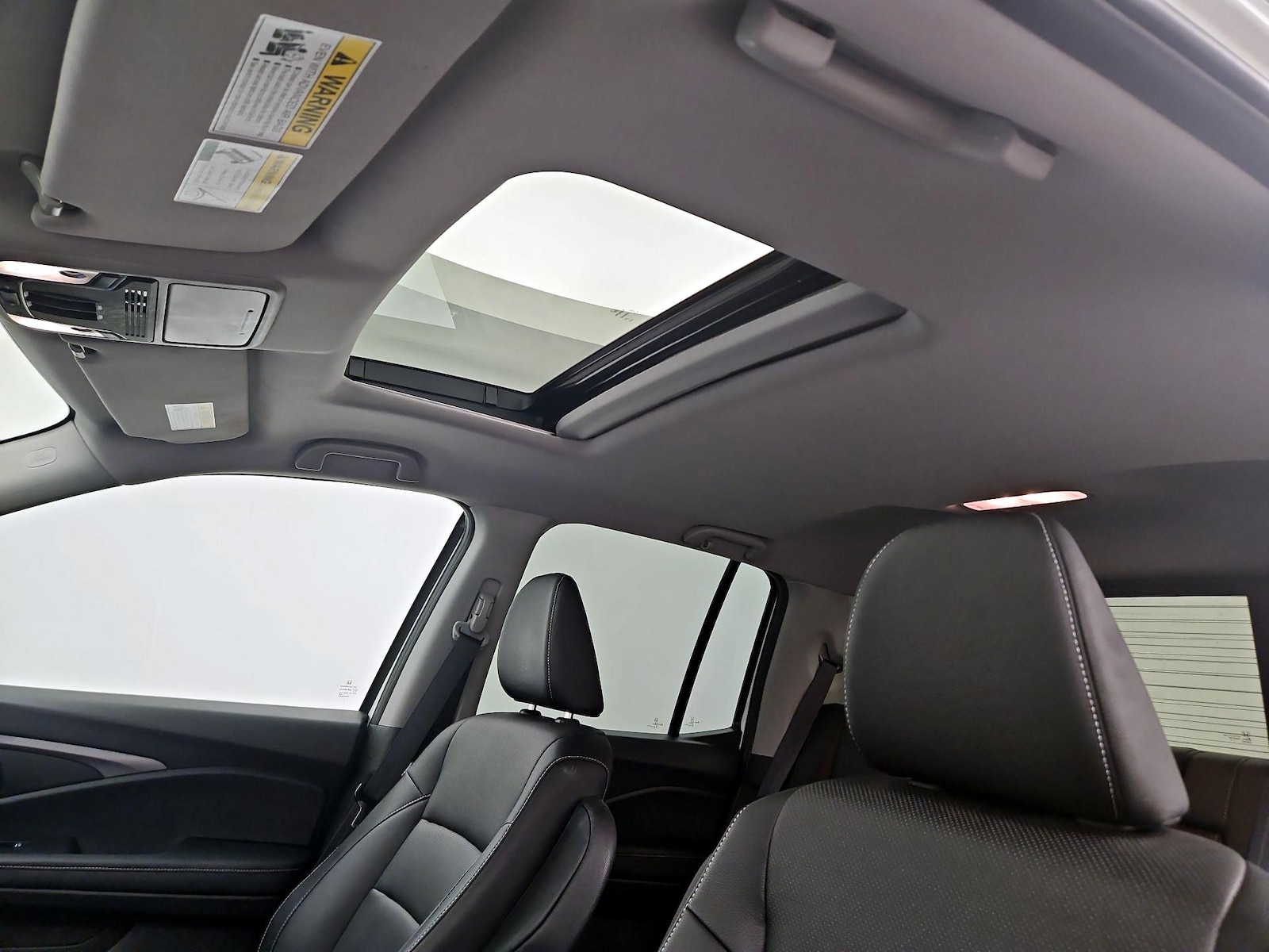 Sunroof(s) & Overhead Airbags