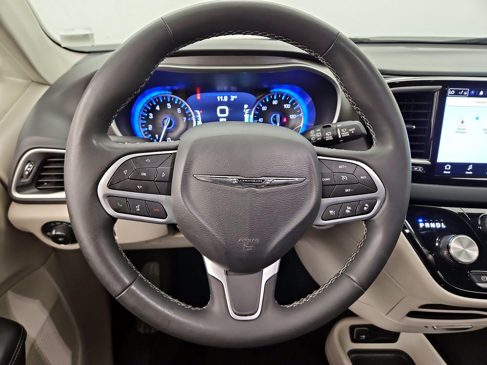 Thumbnail: 2023 Chrysler Pacifica - 10