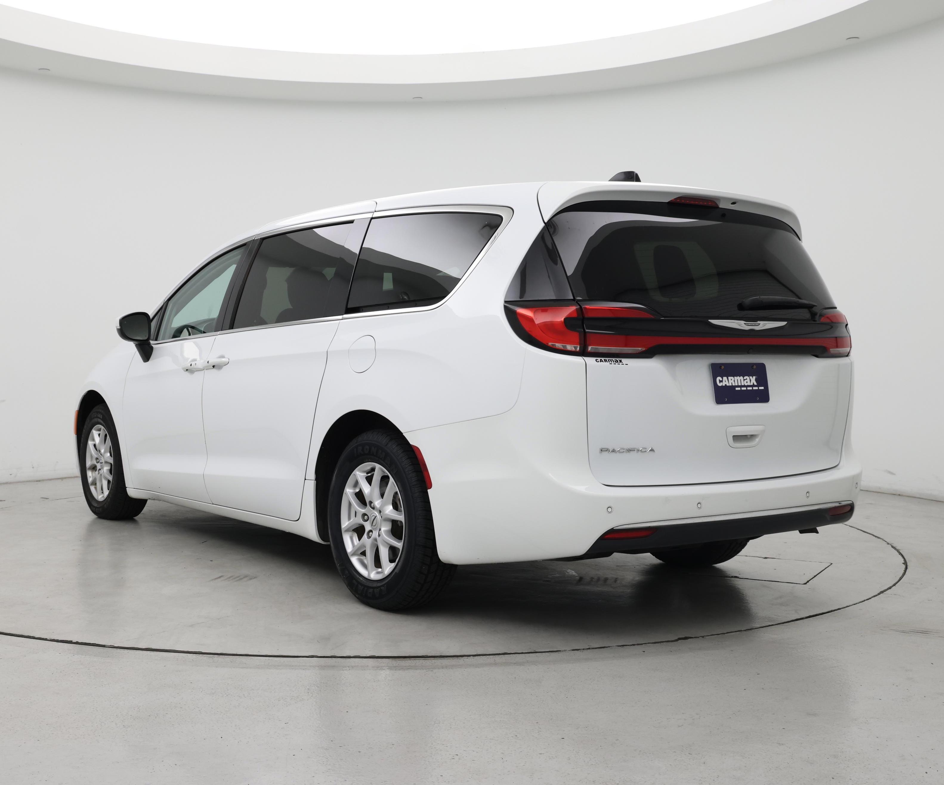Thumbnail: 2023 Chrysler Pacifica - 2