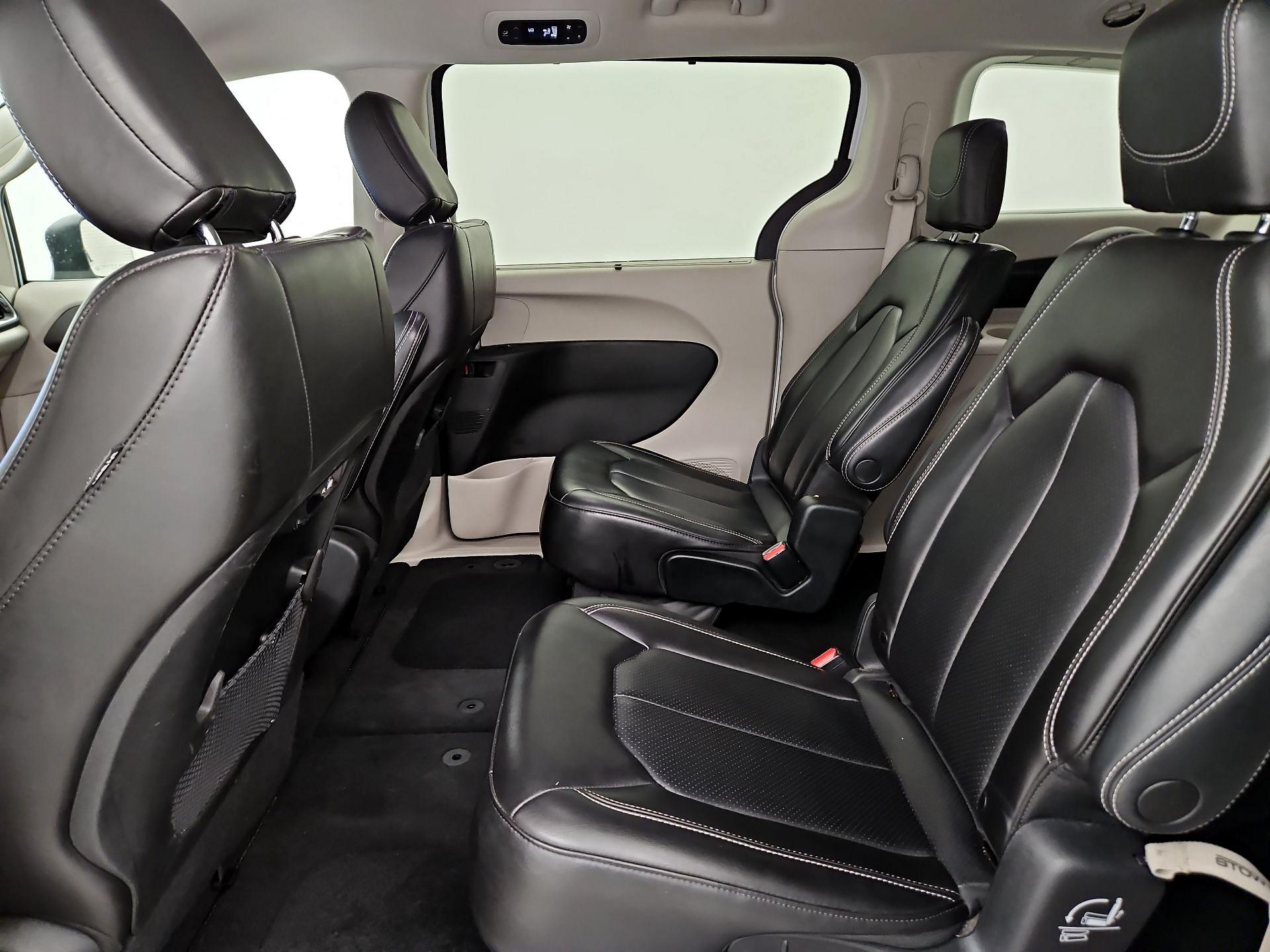 Thumbnail: 2023 Chrysler Pacifica - 19