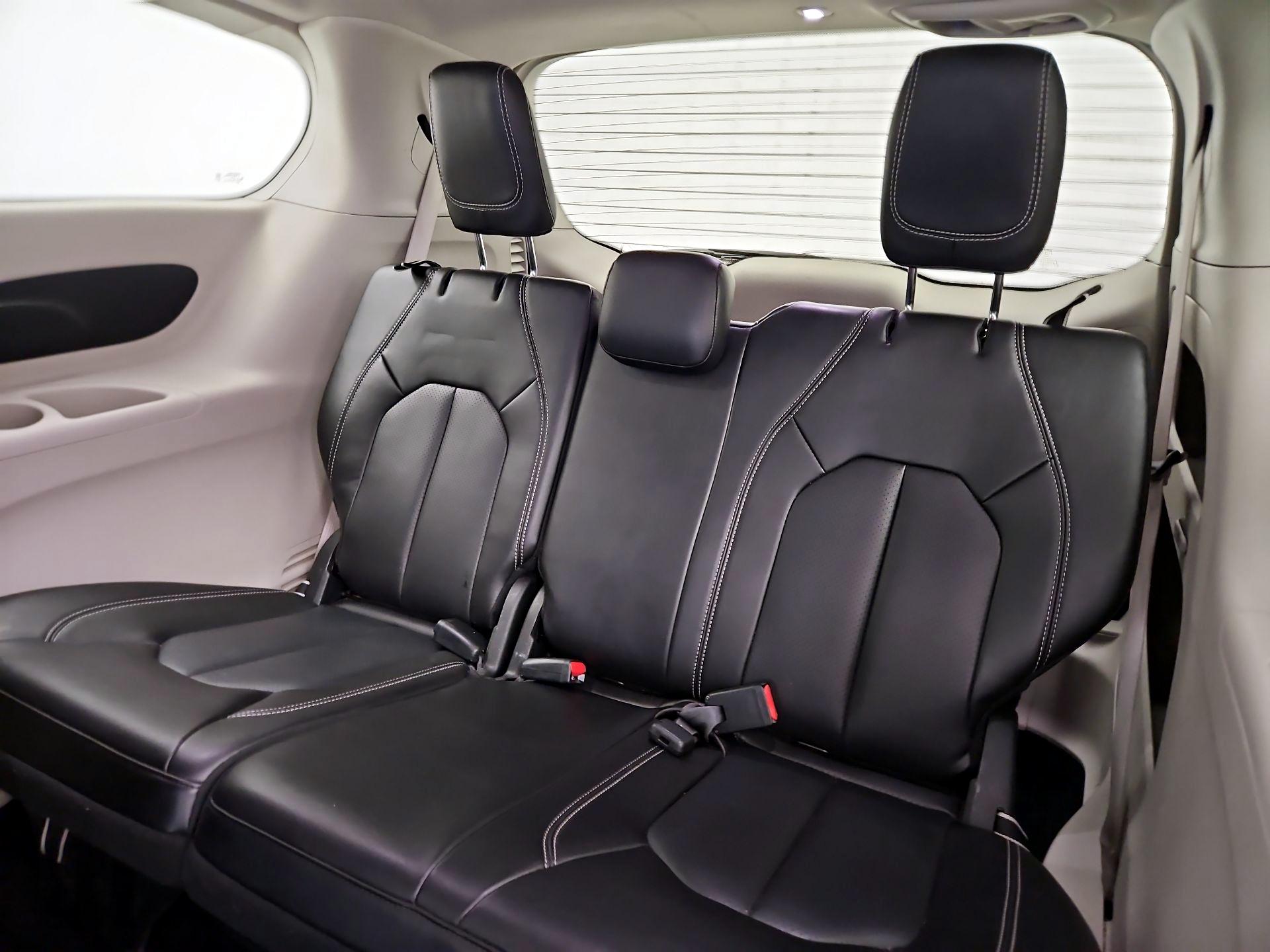 Thumbnail: 2023 Chrysler Pacifica - 20