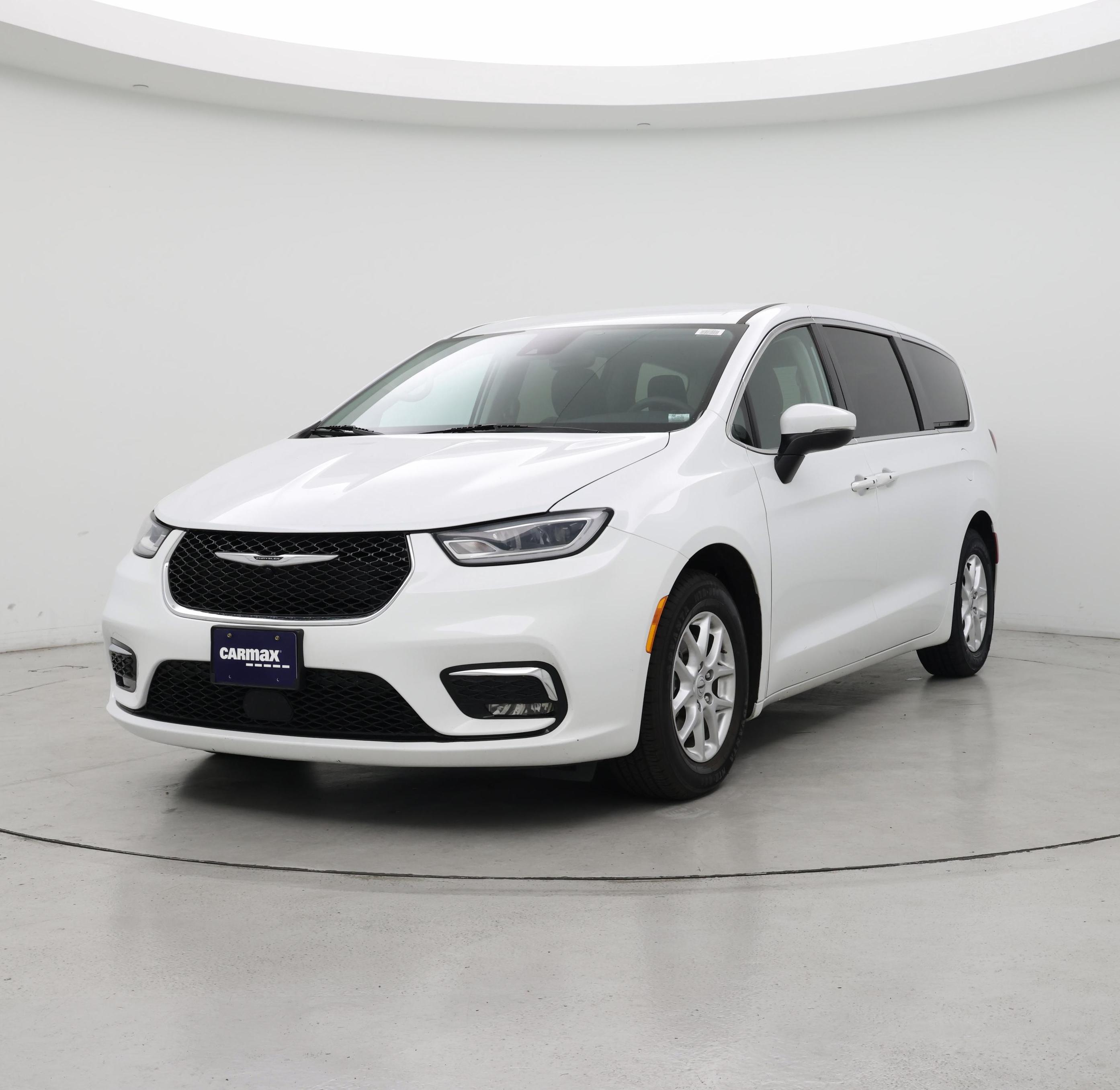 Thumbnail: 2023 Chrysler Pacifica - 4