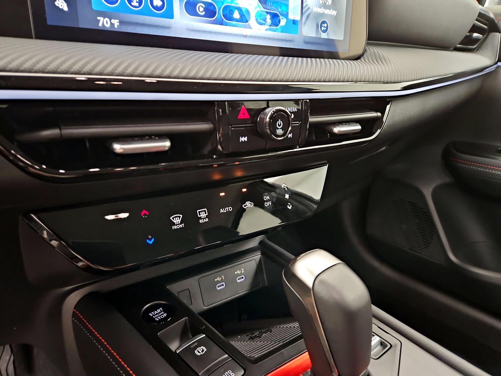 Thumbnail: 2025 Nissan Kicks - 16