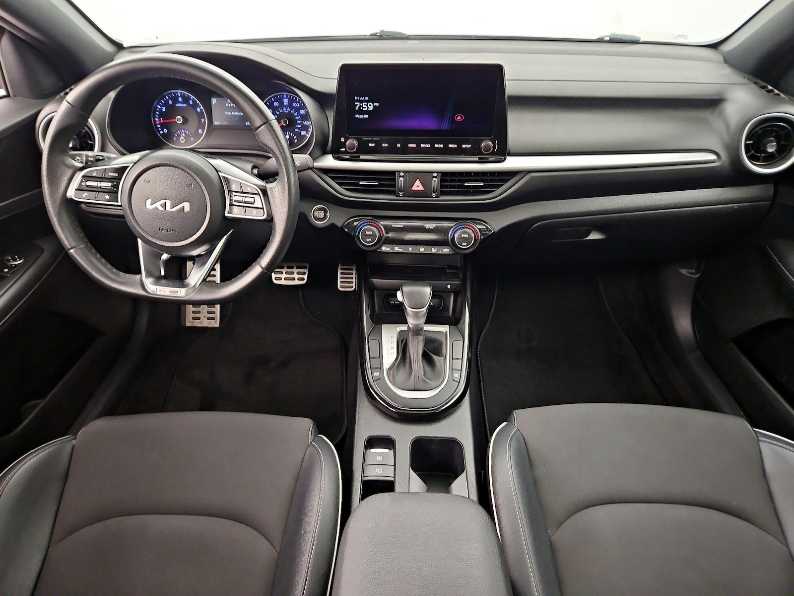 2024 Kia Forte GT-Line - Photo 10