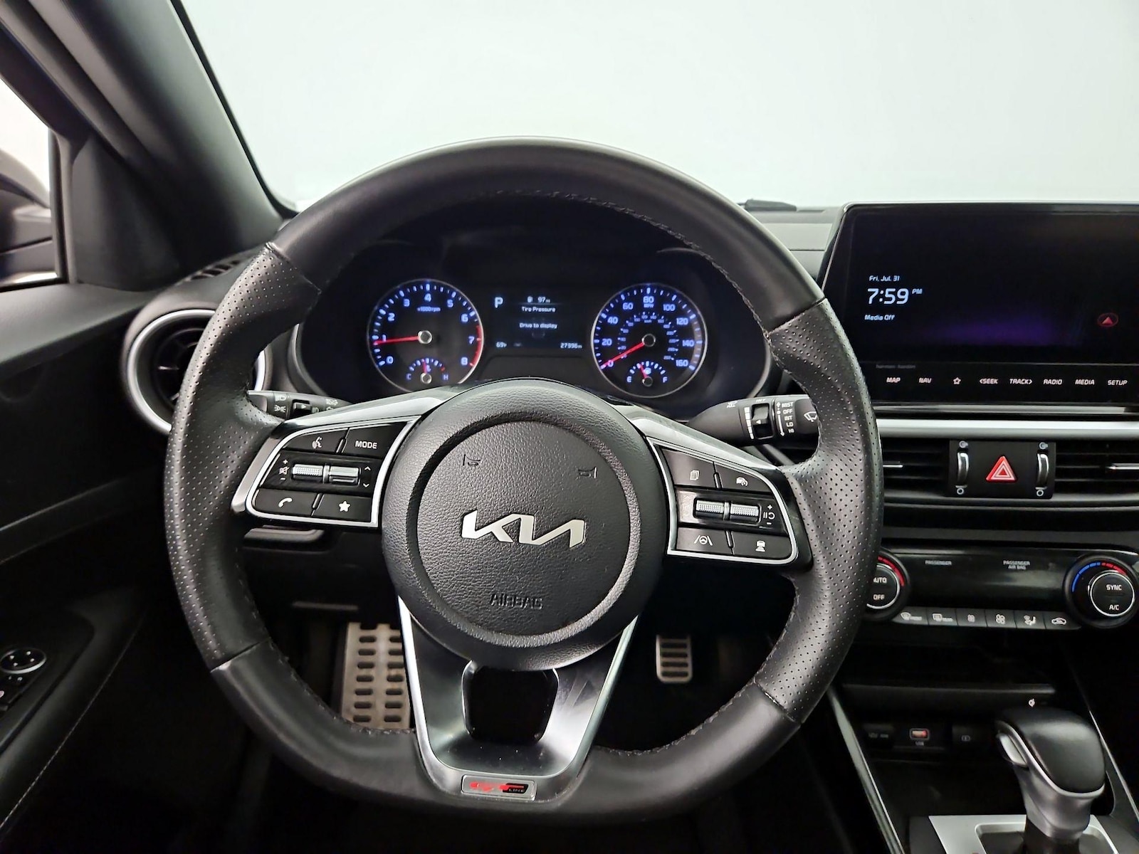 2024 Kia Forte GT-Line - Photo 11