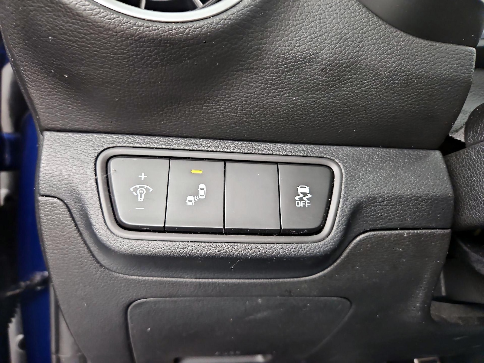2024 Kia Forte GT-Line - Photo 14