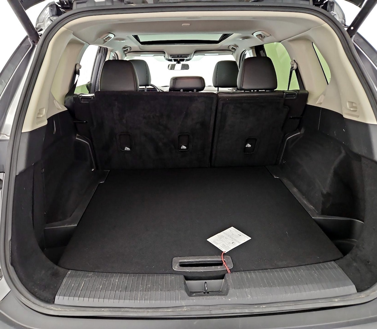 Trunk/Cargo (Seats Up)